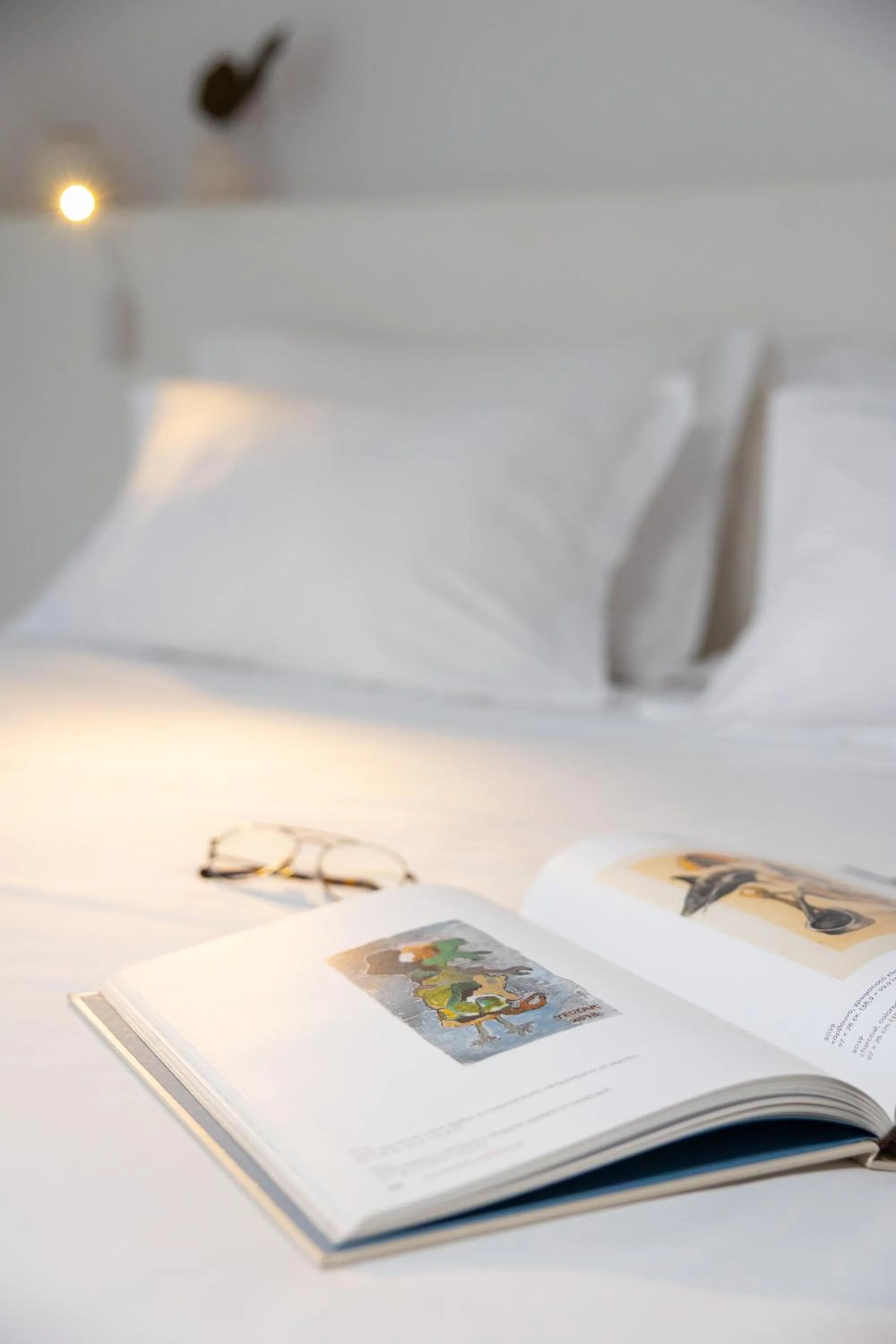 Bed in CASASUNSHA Hybrid Retreat Santorini