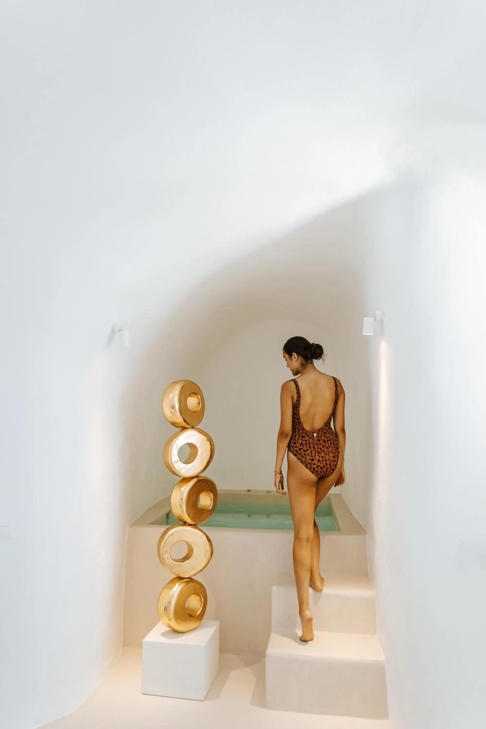 Hot Tub in CASASUNSHA Hybrid Retreat Santorini