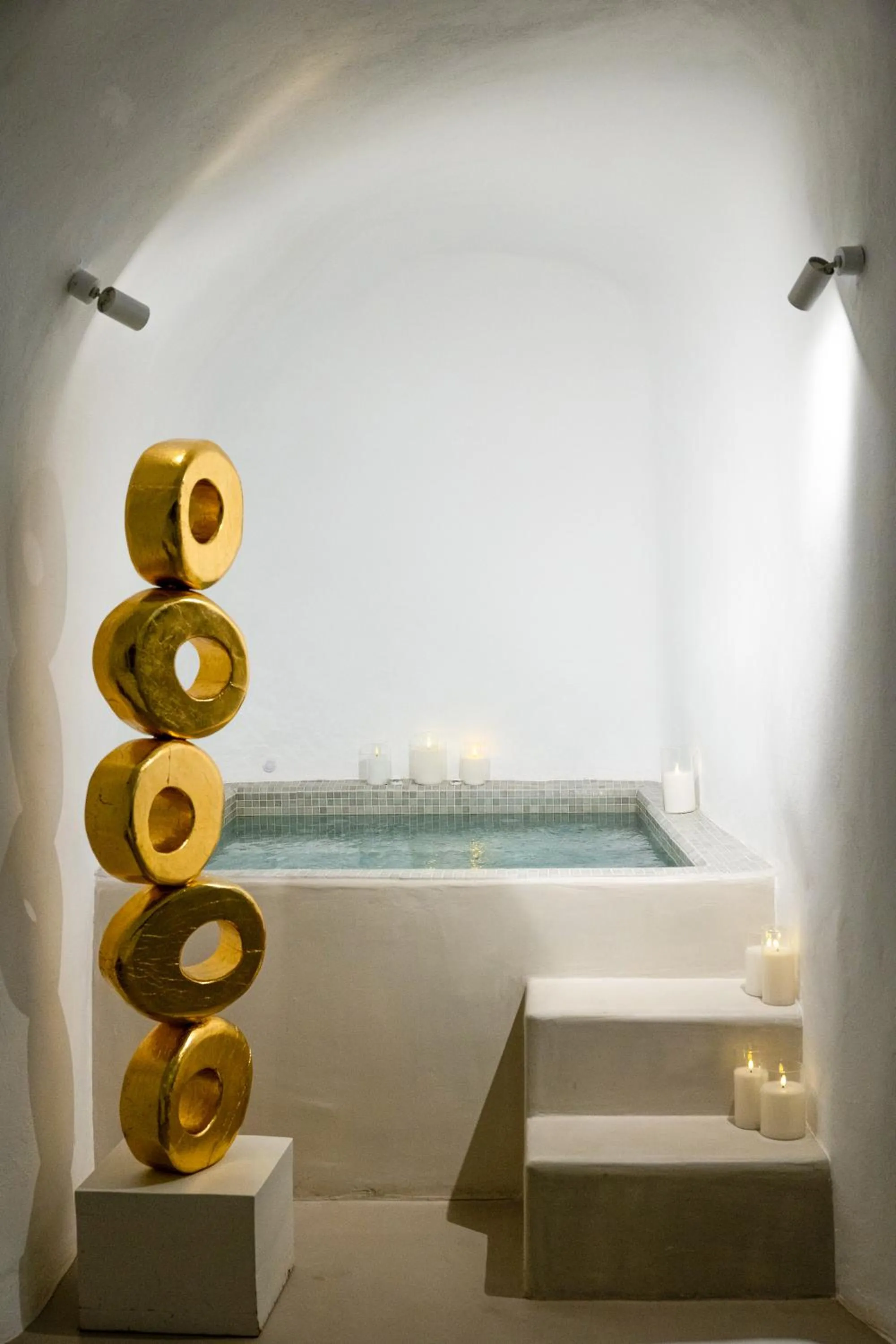 Hot Tub in CASASUNSHA Hybrid Retreat Santorini