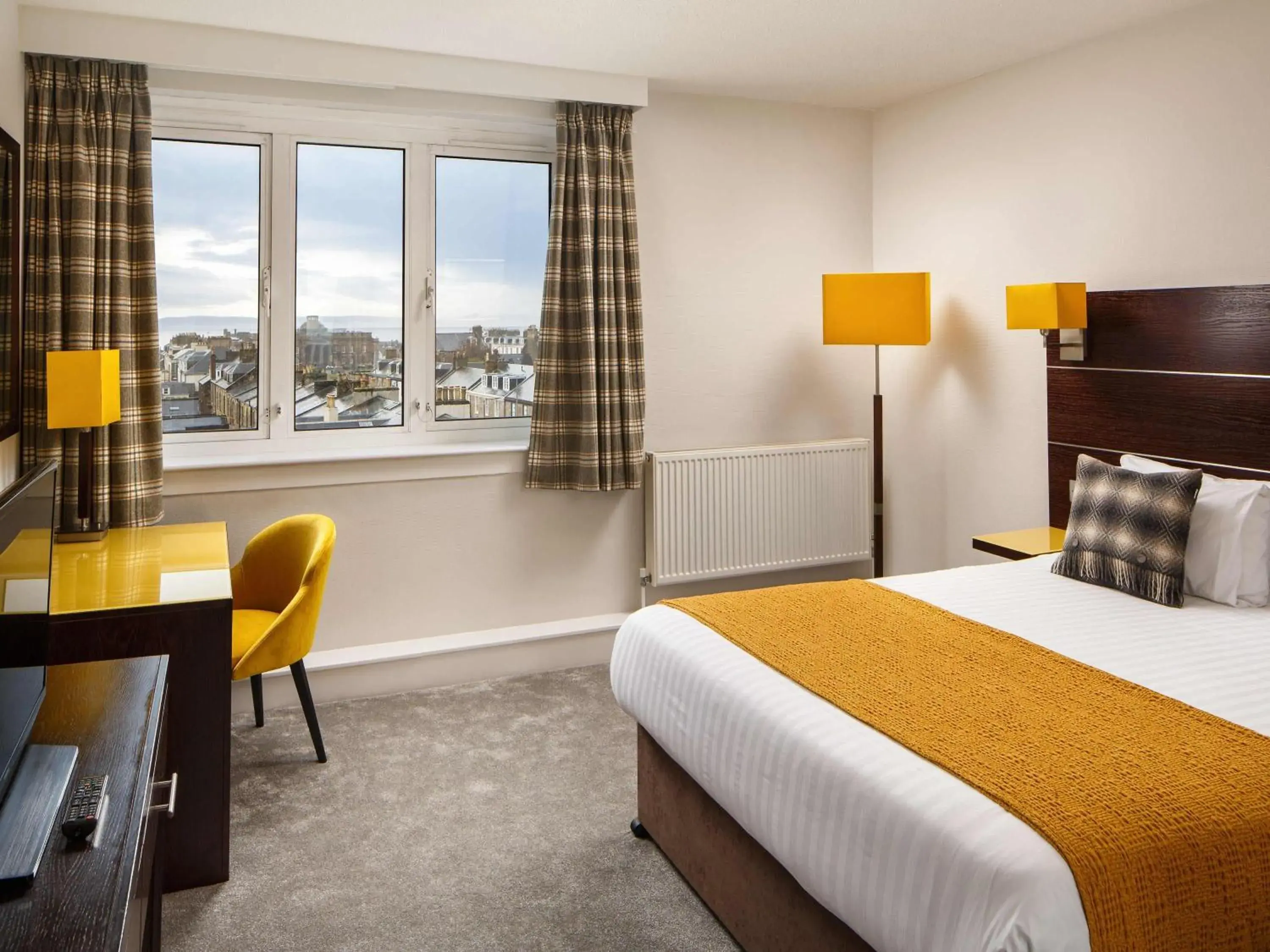 Bedroom, Bed in Mercure Ayr Hotel Bedroom, Bed in Mercure Ayr Hotel