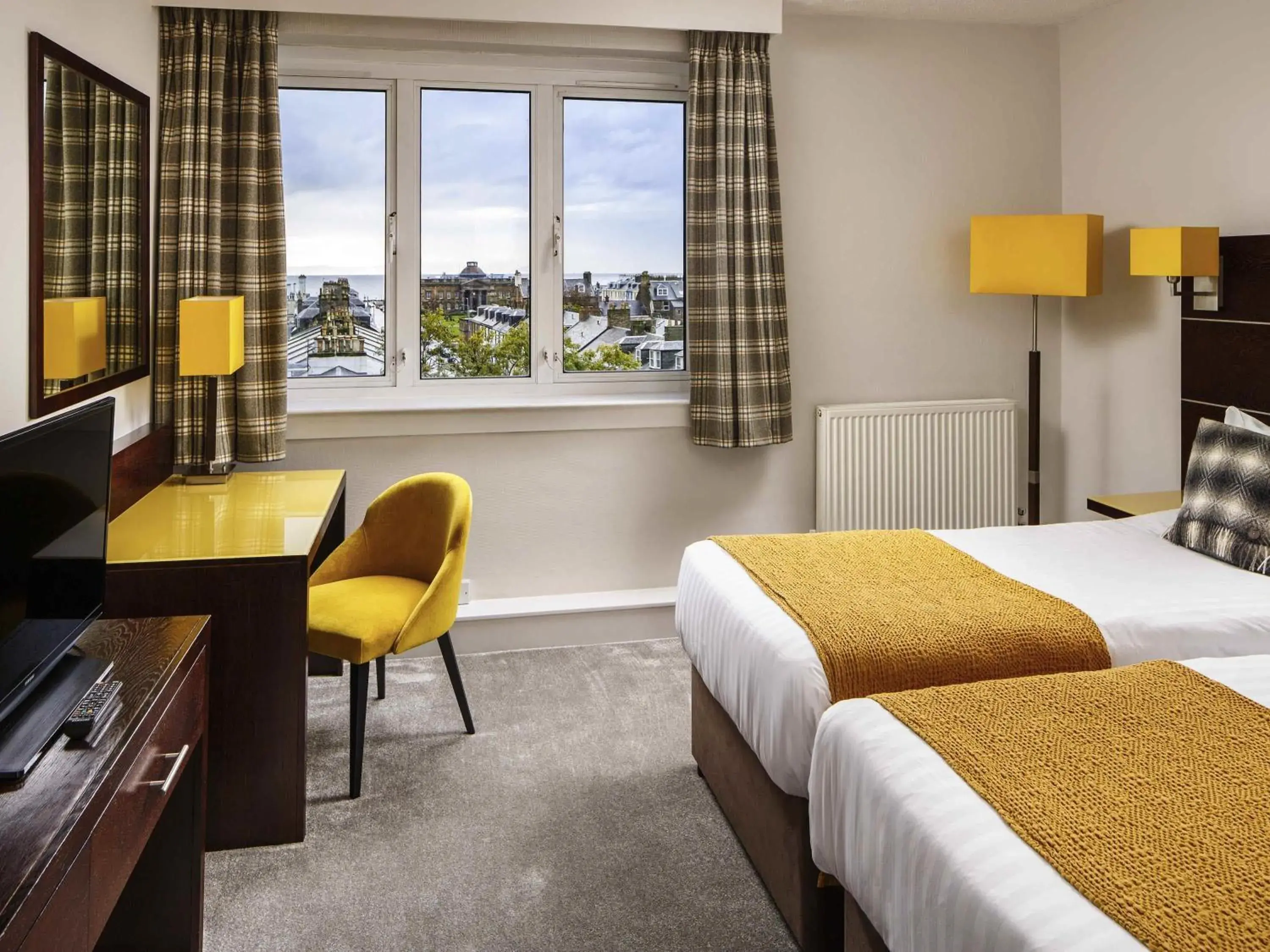 Bedroom, Bed in Mercure Ayr Hotel Bedroom, Bed in Mercure Ayr Hotel