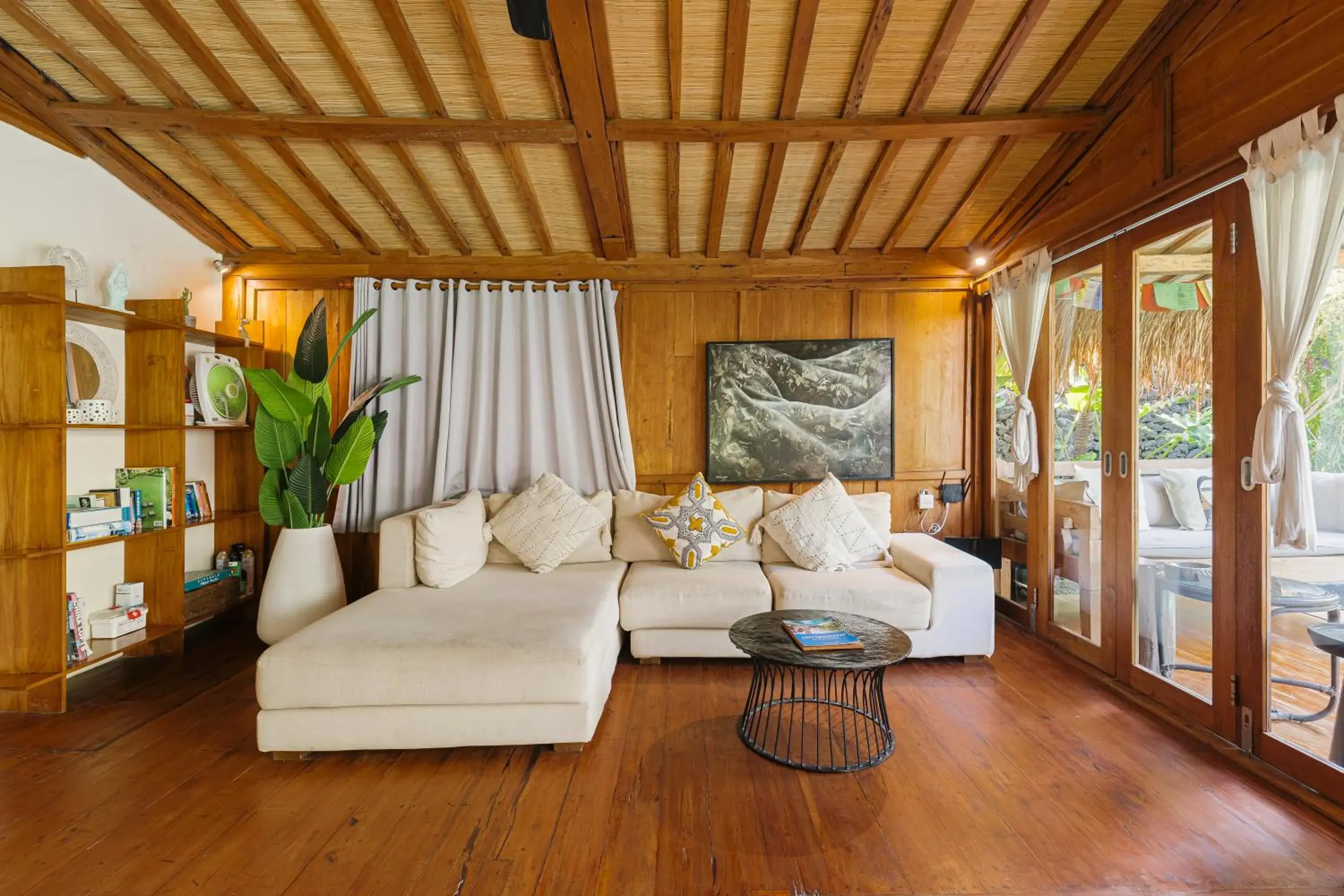 Living room in Wanderlust Villa by Betterplace Living room in Wanderlust Villa by Betterplace