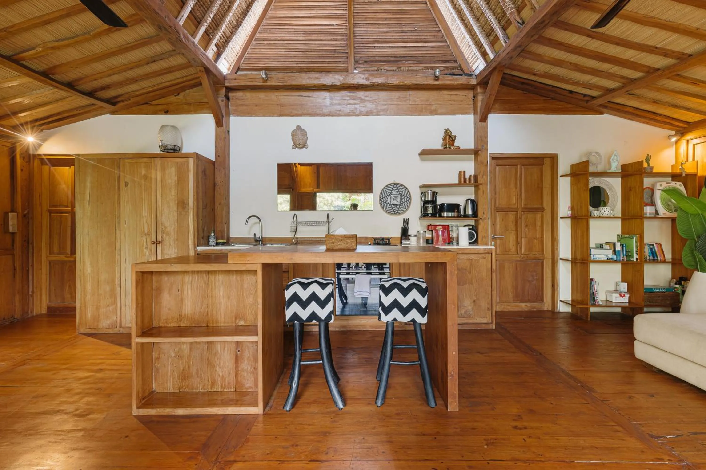 Kitchen or kitchenette in Wanderlust Villa by Betterplace