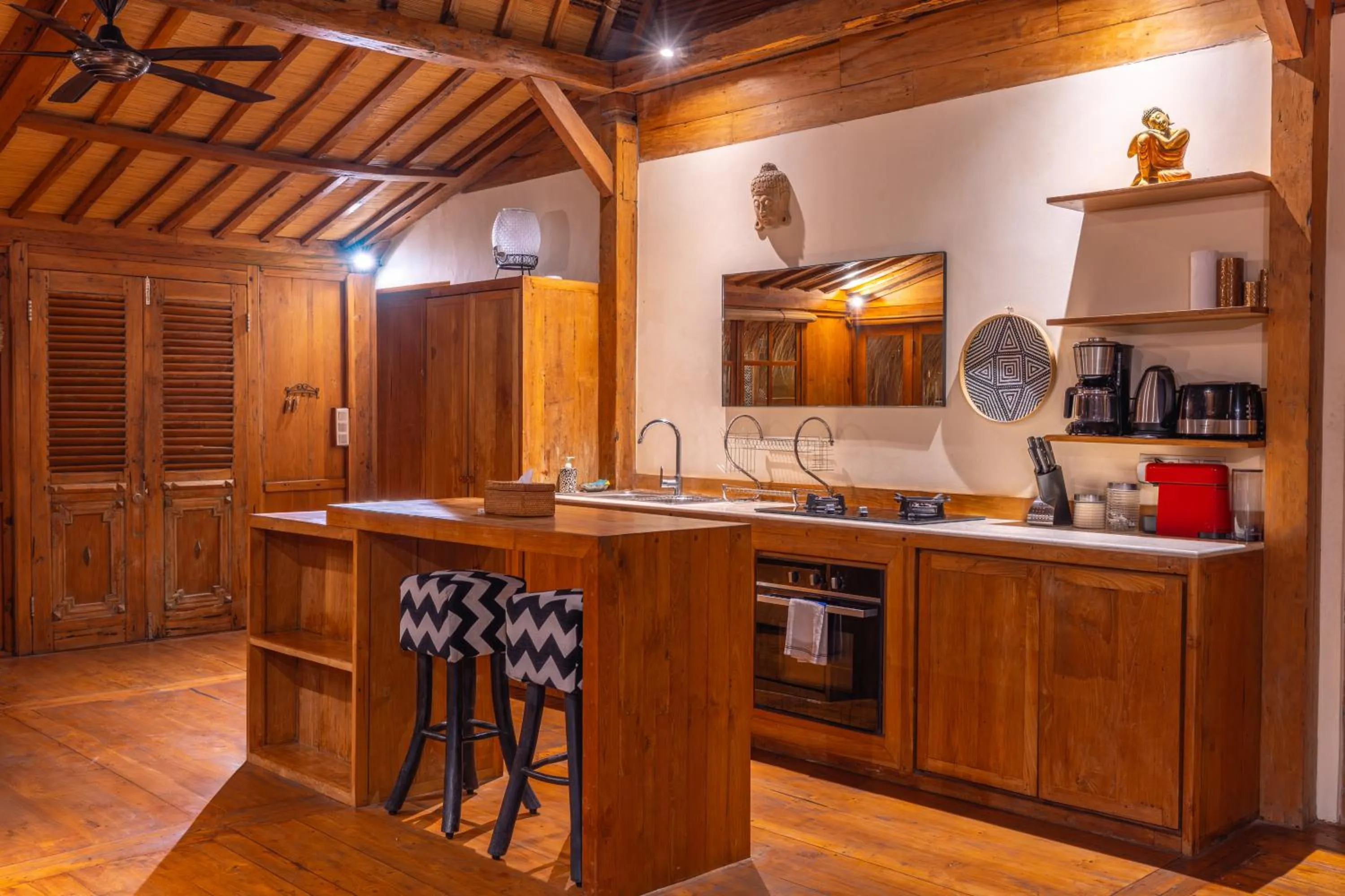 Kitchen or kitchenette in Wanderlust Villa by Betterplace