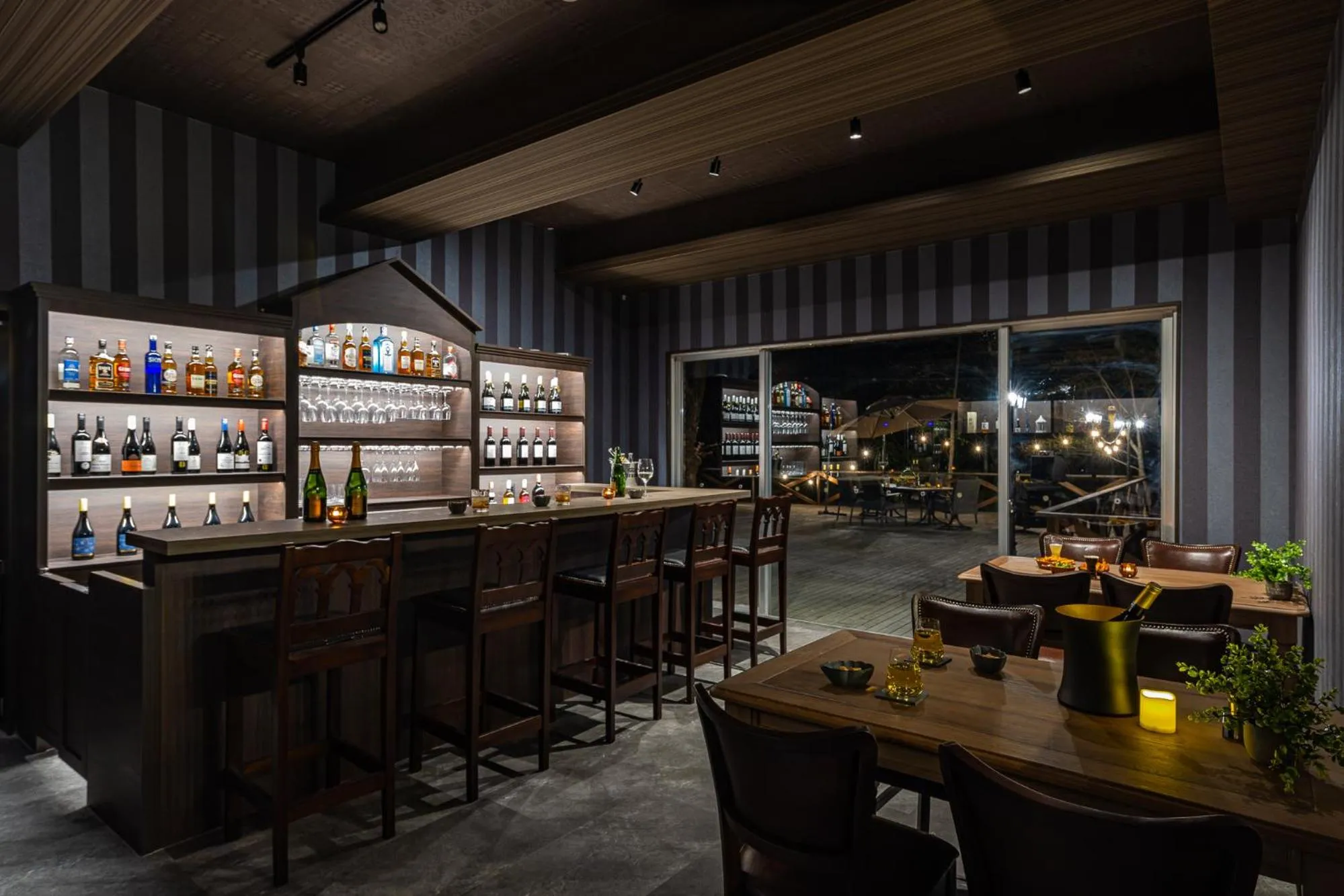 Lounge or bar in Almeria Hotel