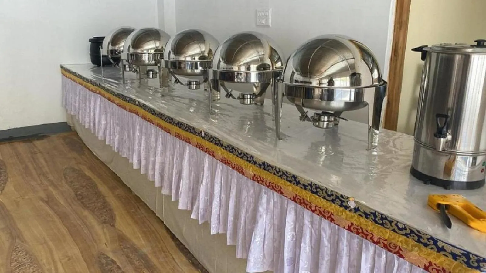 Restaurant/places to eat in The Empire Resort , Nubra