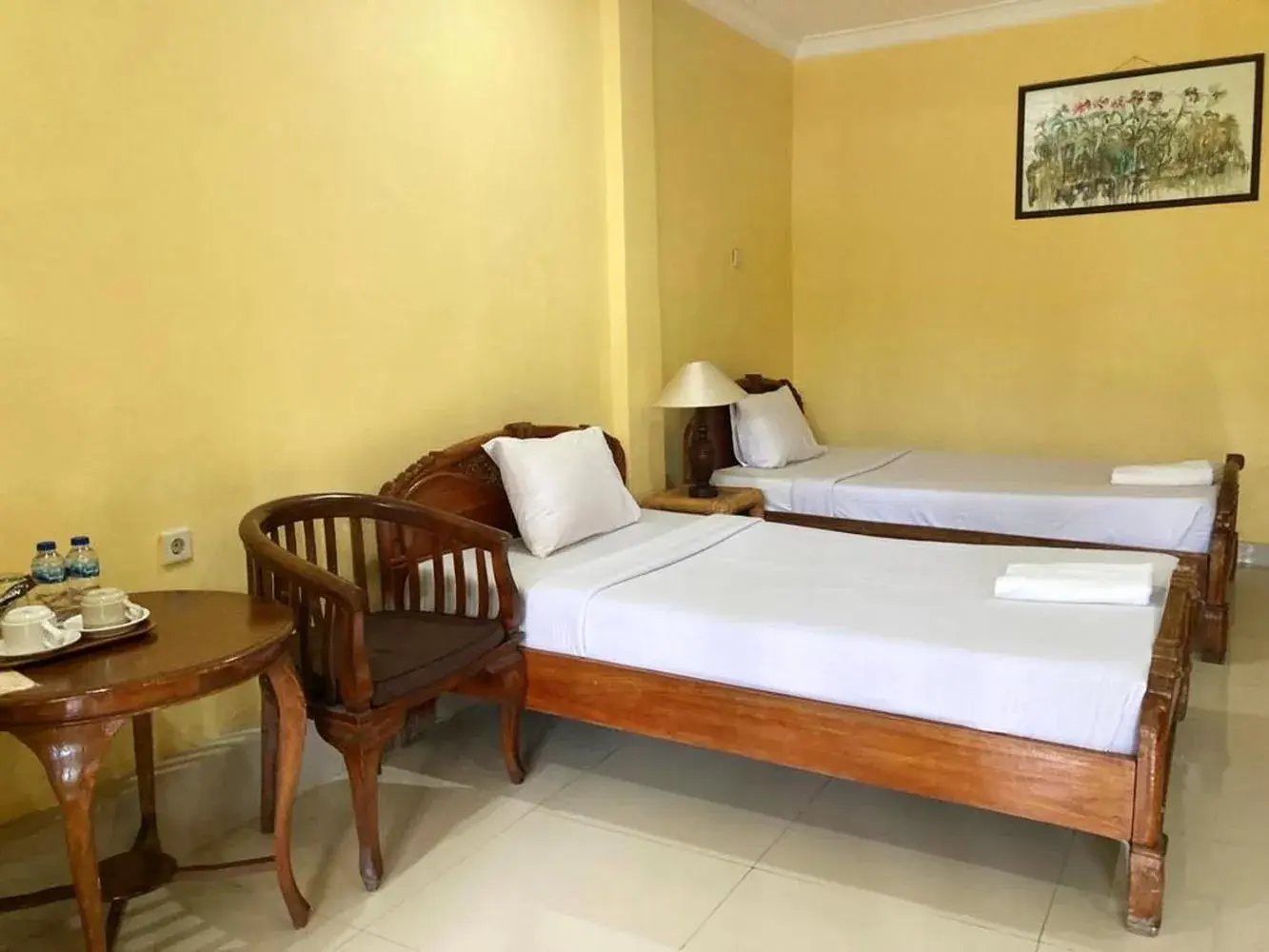 Standard Twin Room in Hotel rooms 2 minutes to Monkey Forest Standard Twin Room in Hotel rooms 2 minutes to Monkey Forest