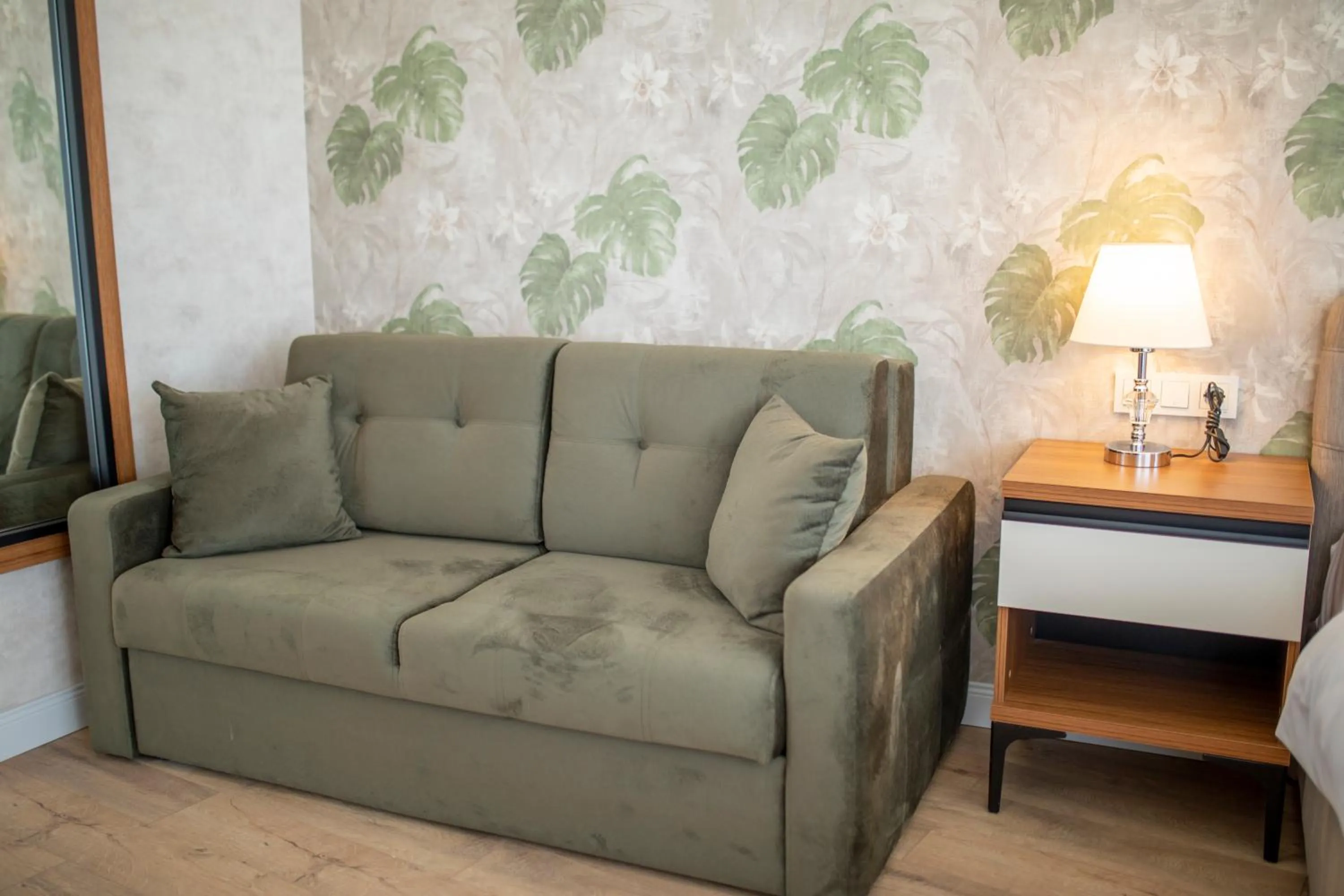 Living room in MELL City Suites Hotel