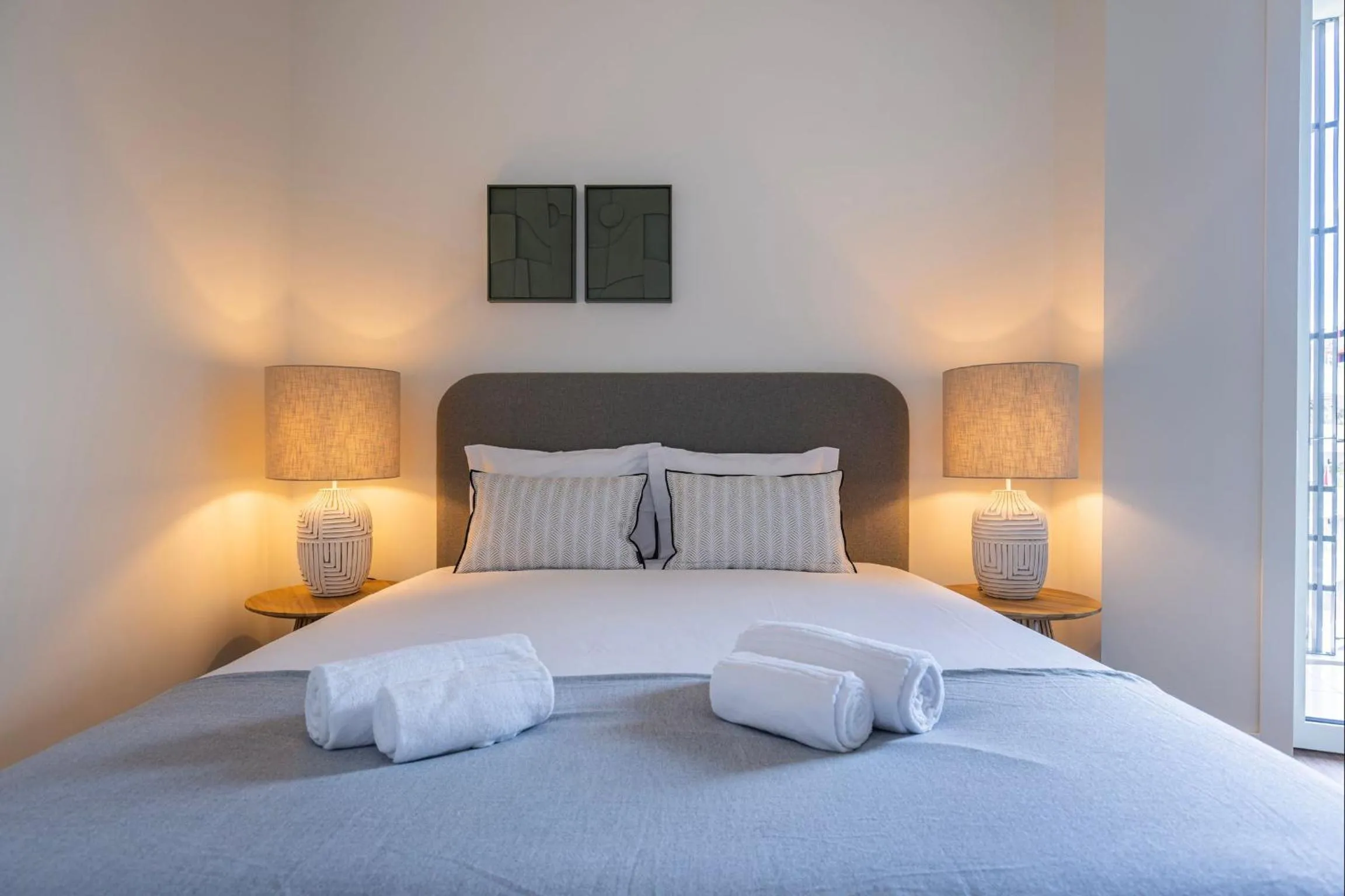 Bed in Radiant Apartment in City Center by LovelyStay