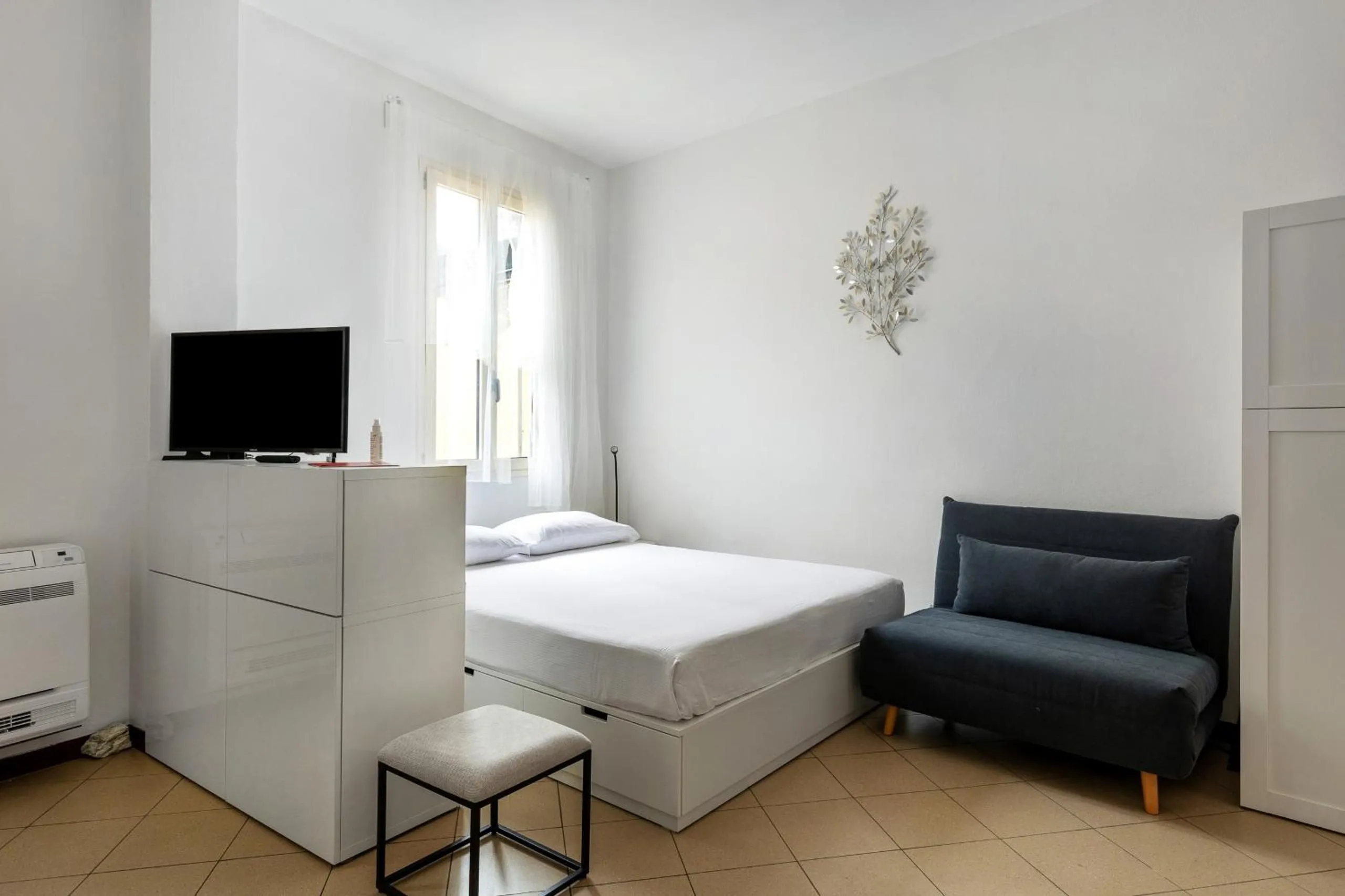 White Leaves Studio by Wonderful Italy