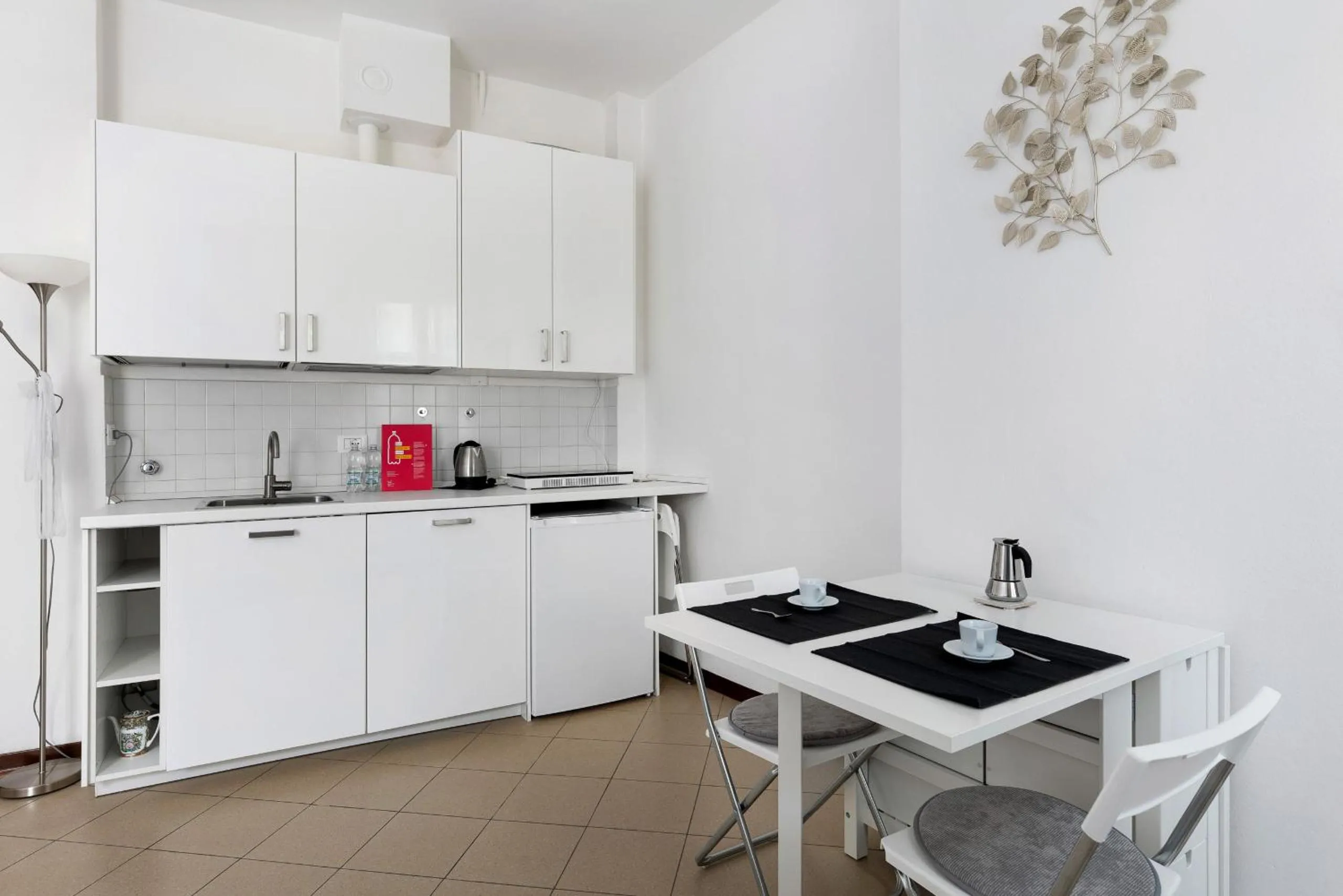 White Leaves Studio by Wonderful Italy