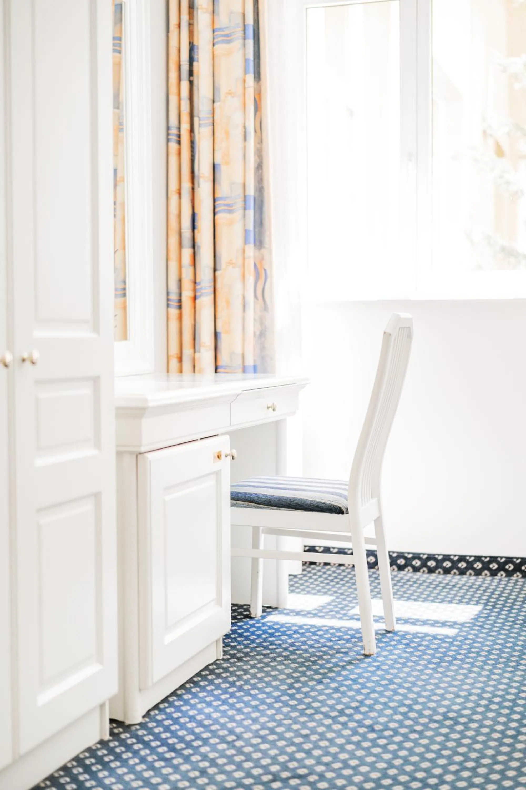 Self-Check-In Hotel Adlon