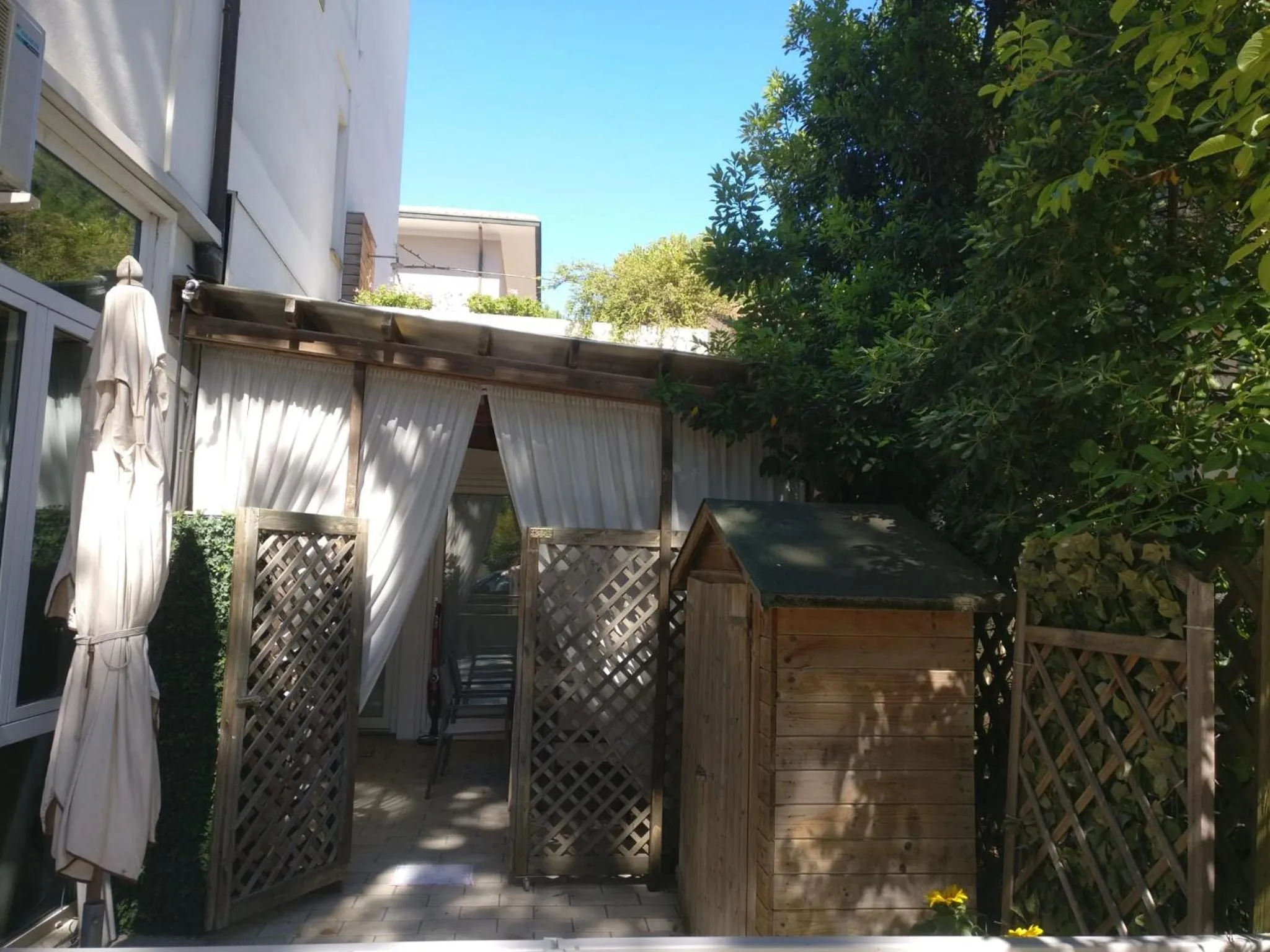 Patio in Hotel Eros Residence