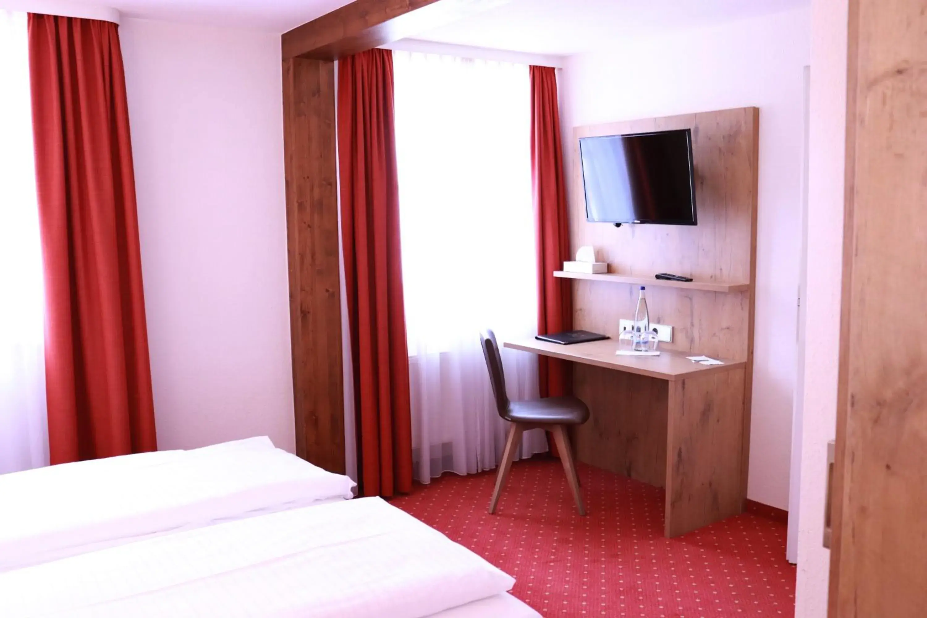 Double Room - single occupancy in Hotel Restaurant Schwarzer Adler Double Room - single occupancy in Hotel Restaurant Schwarzer Adler