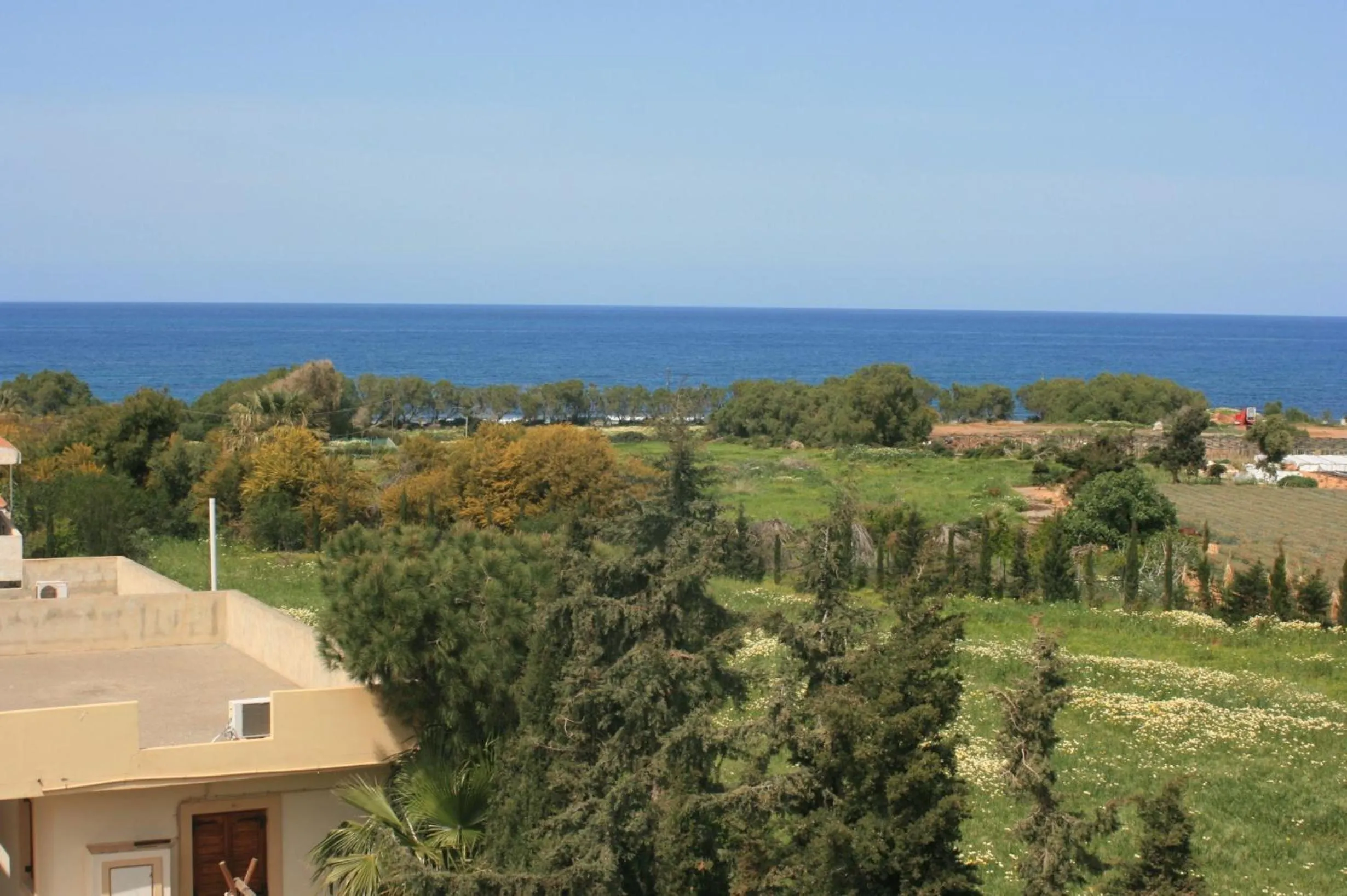 Facade/entrance in Eleonora Αnissaras