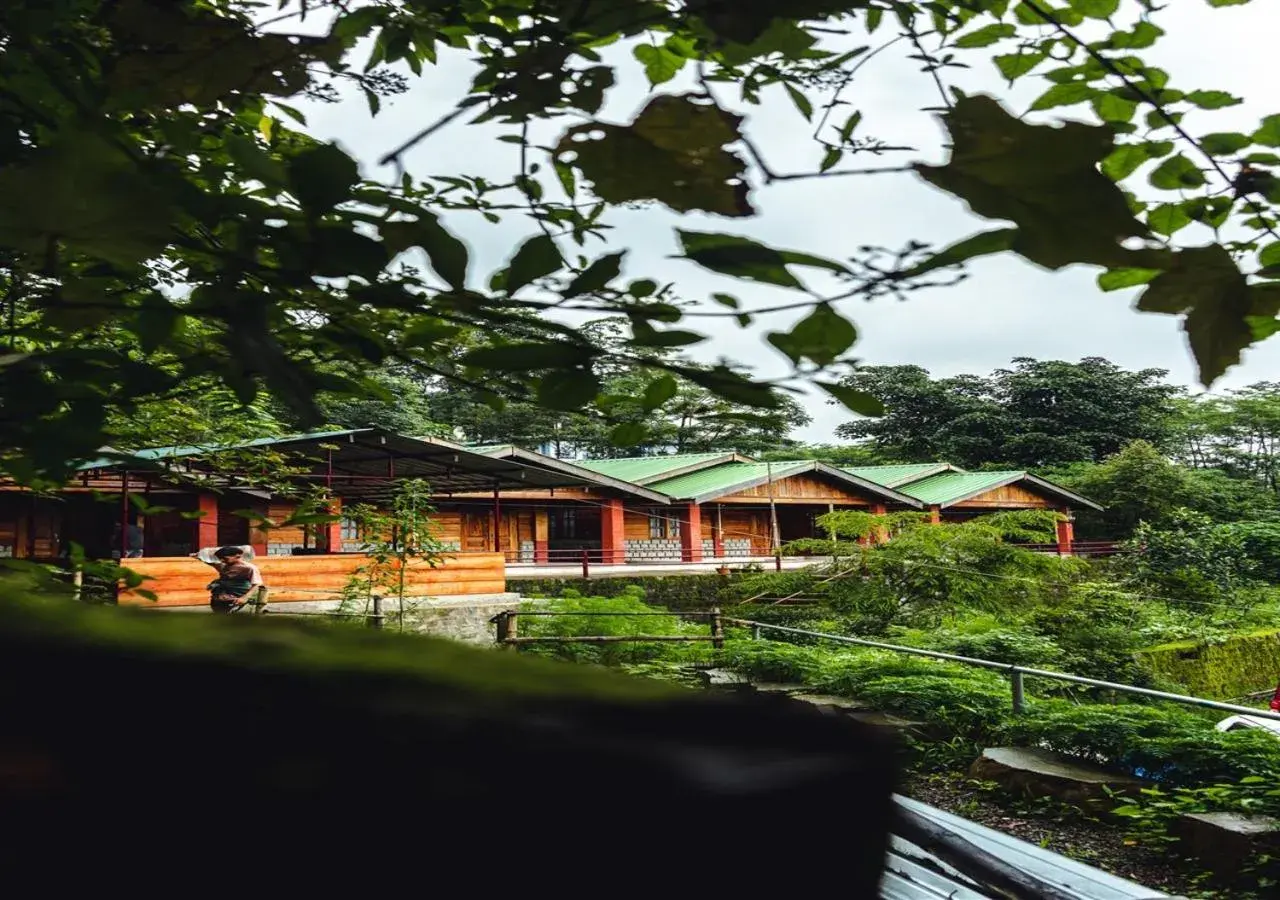 Facade/entrance in Camp David, Kigwema Facade/entrance in Camp David, Kigwema