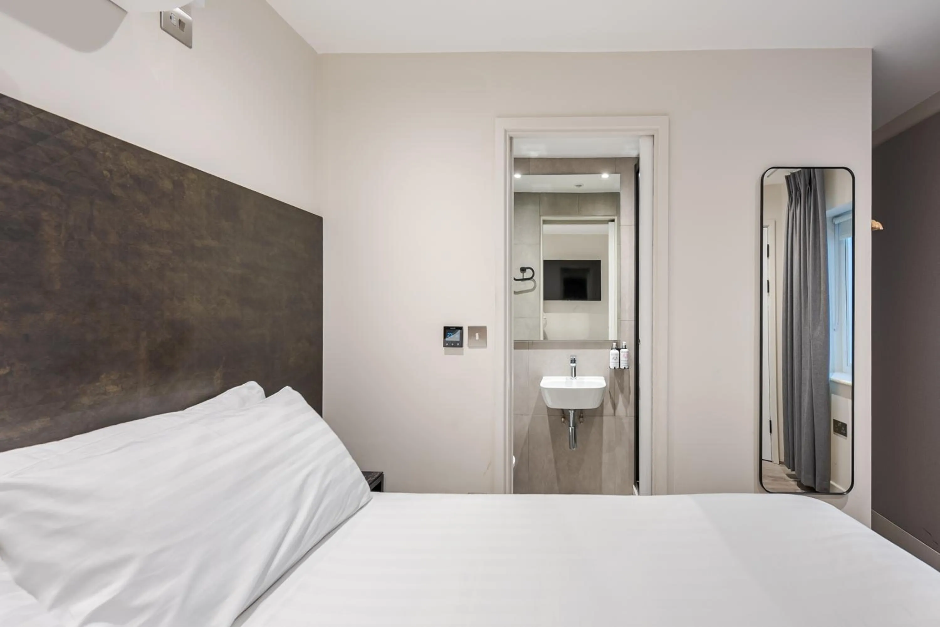 Bed in St Pancras Inn