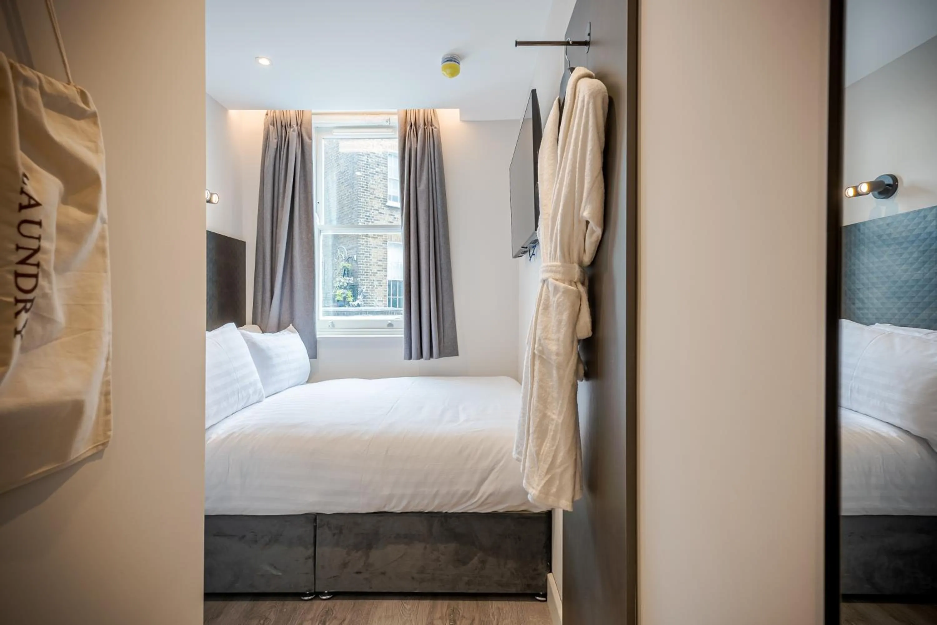 Bed in St Pancras Inn