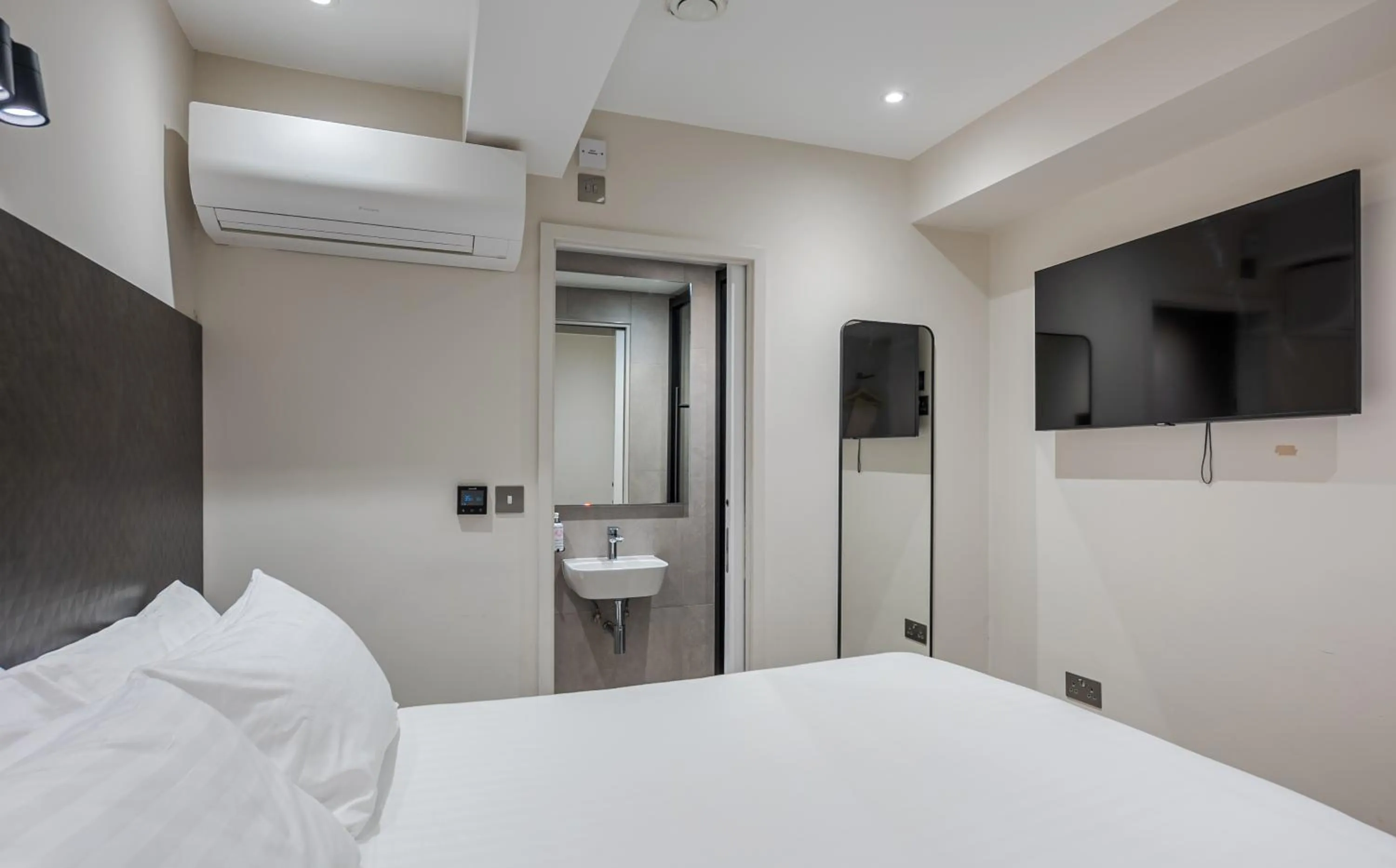 Bed in St Pancras Inn