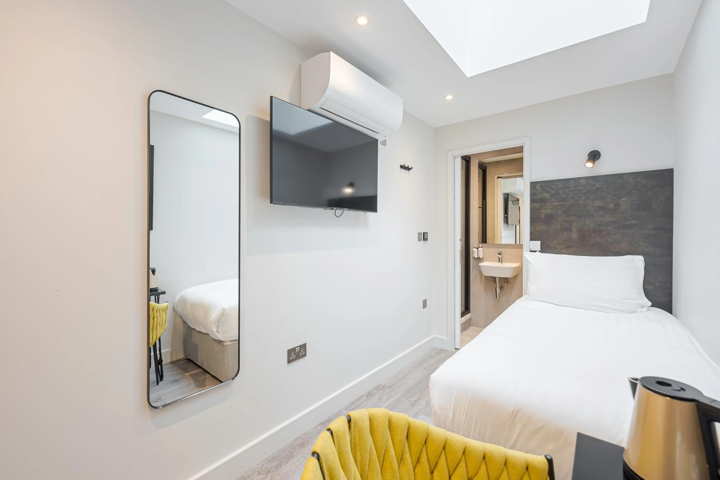 Bed in St Pancras Inn