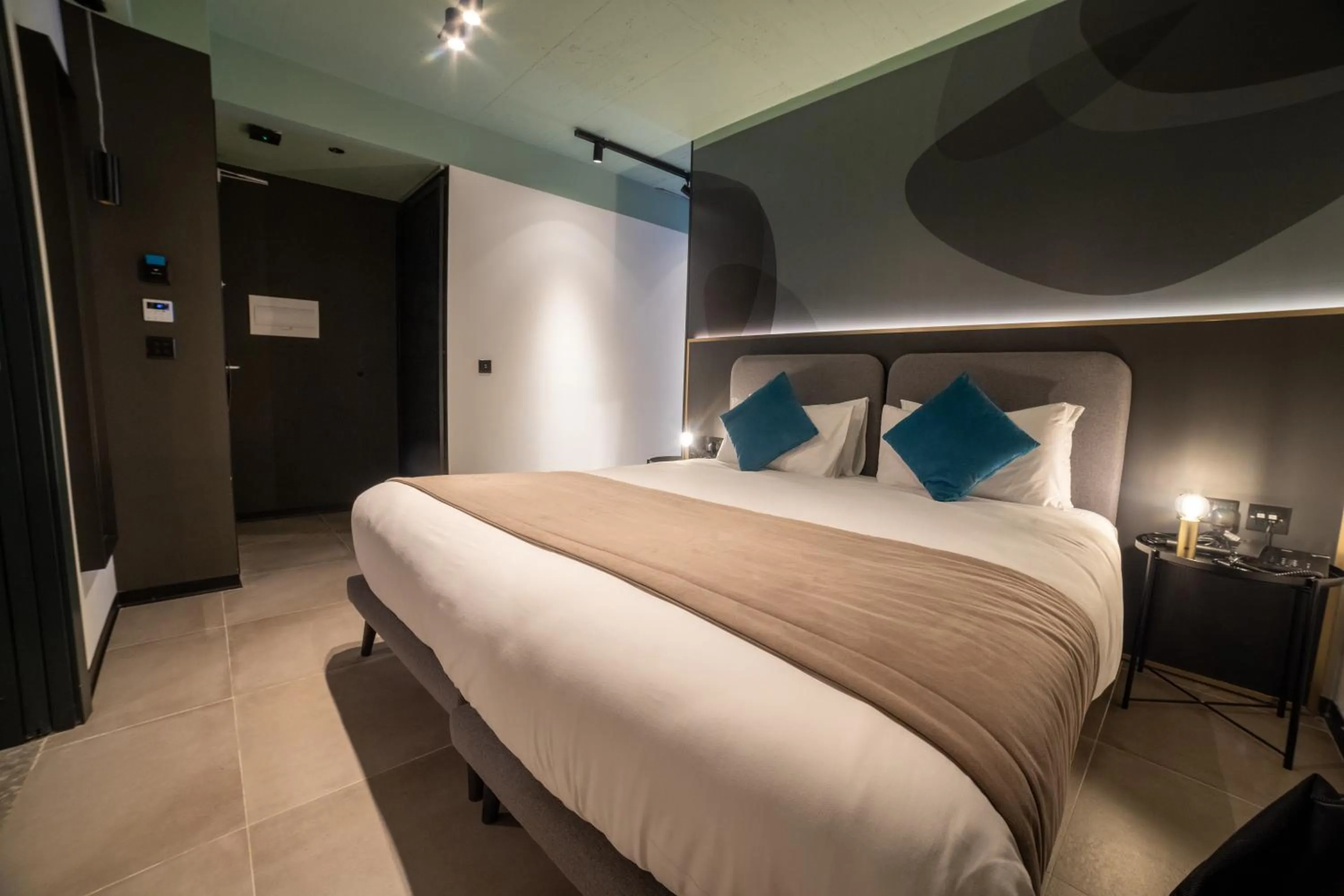 Bed in Eleven by Warren Collection