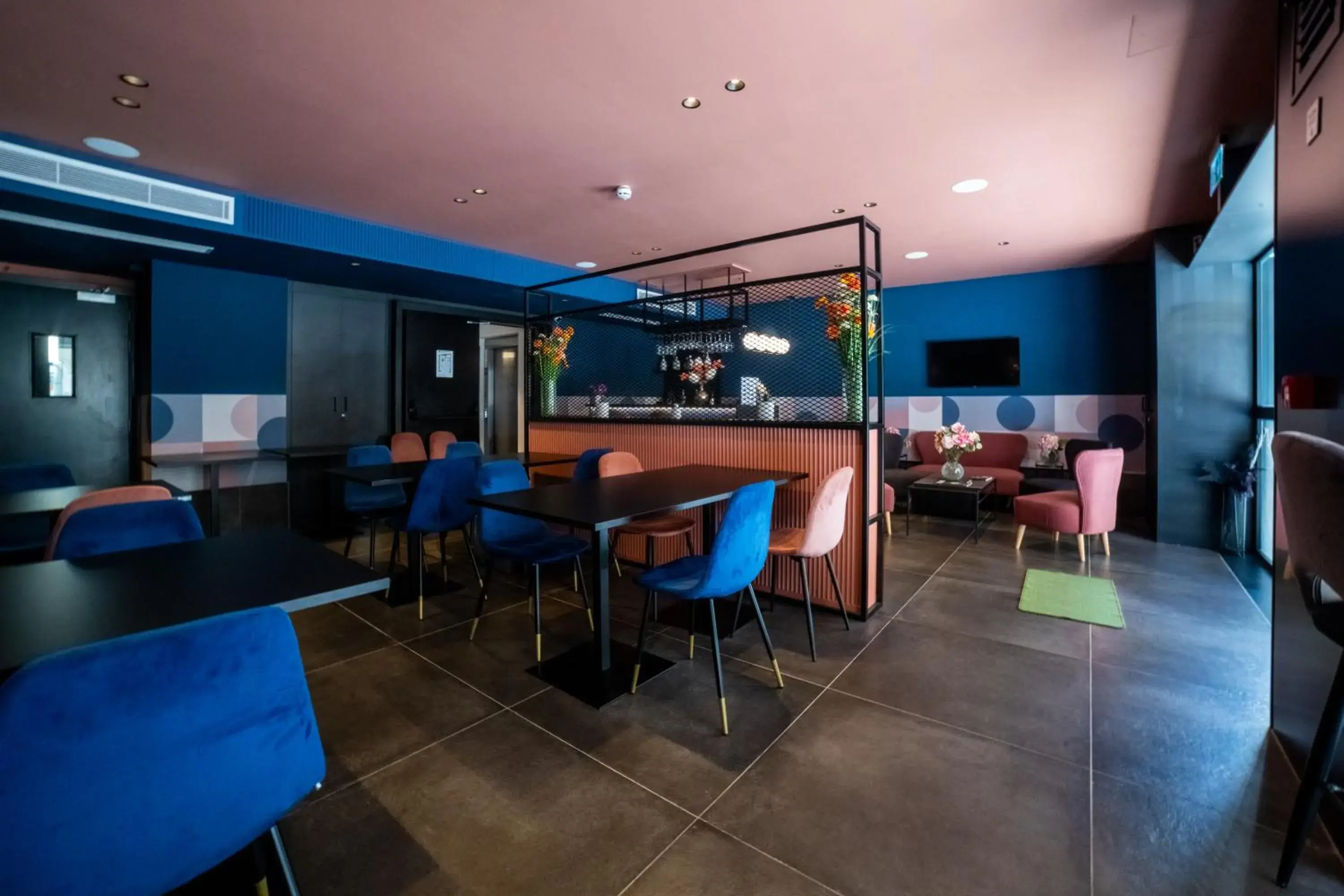 Breakfast in Eleven by Warren Collection Breakfast in Eleven by Warren Collection