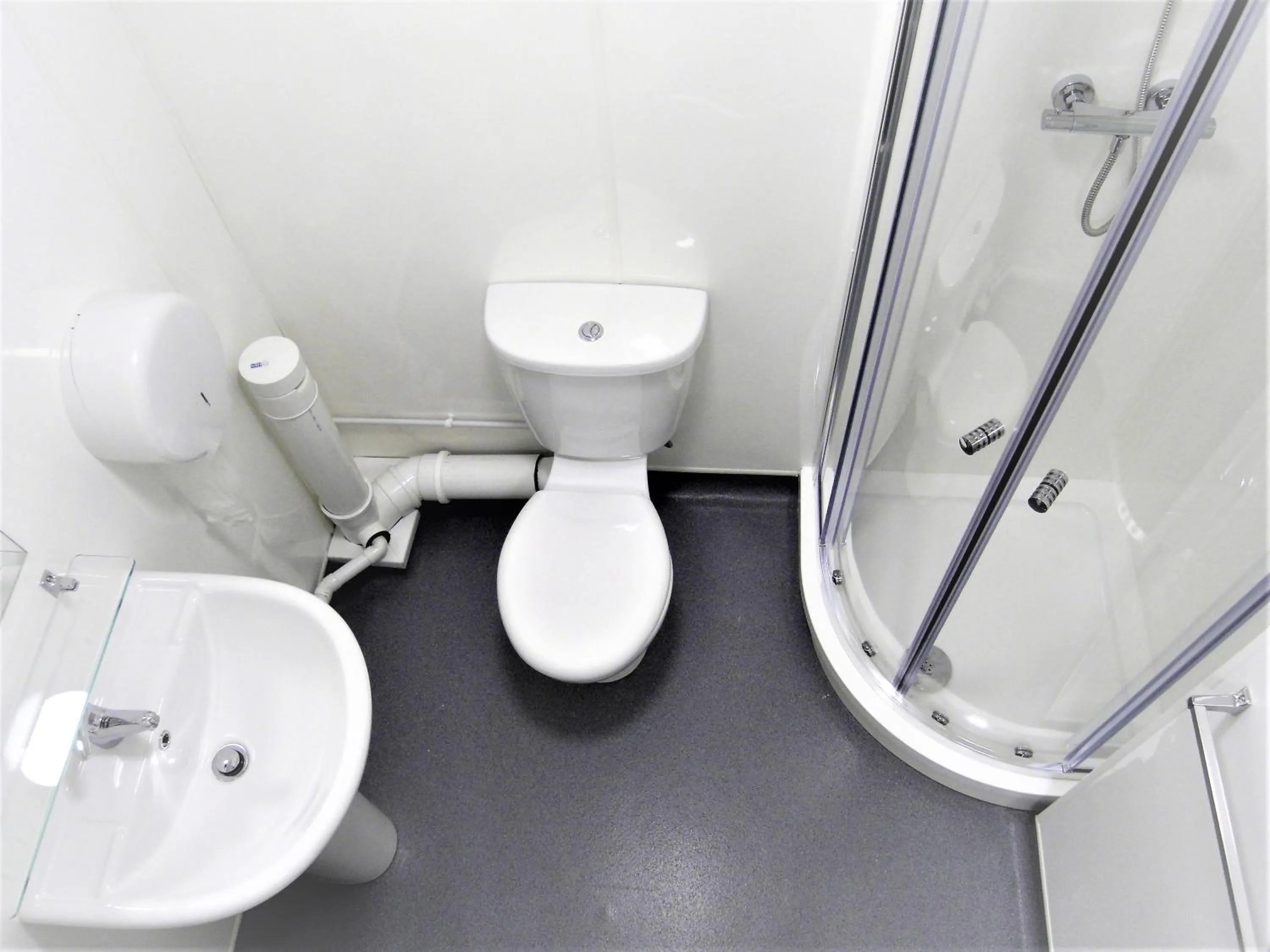 Twin Room in The Stop - Hollies Truckstop Café