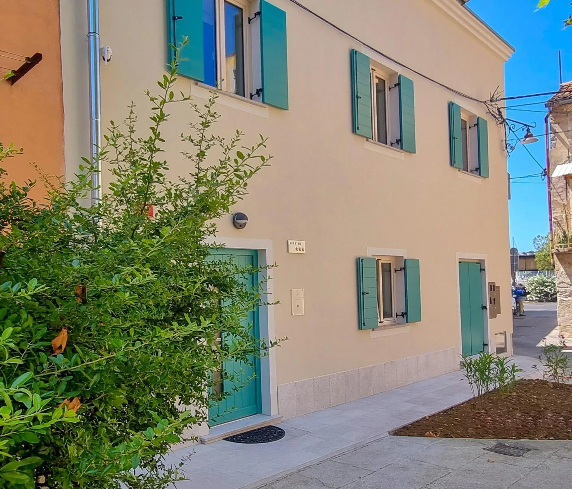 Dea Del Mar Apartments