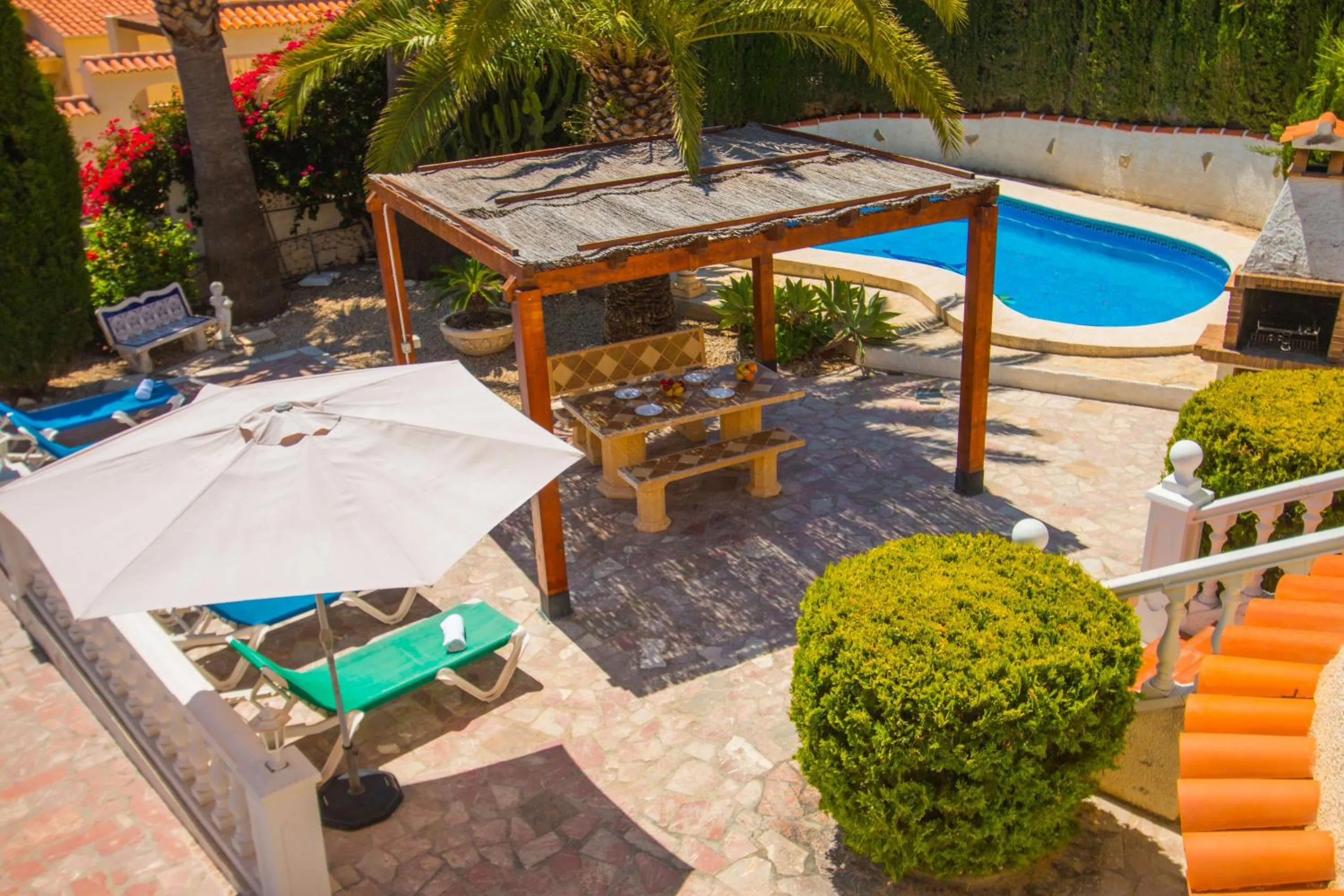 Swimming pool in Villa Erik - PlusHolidays