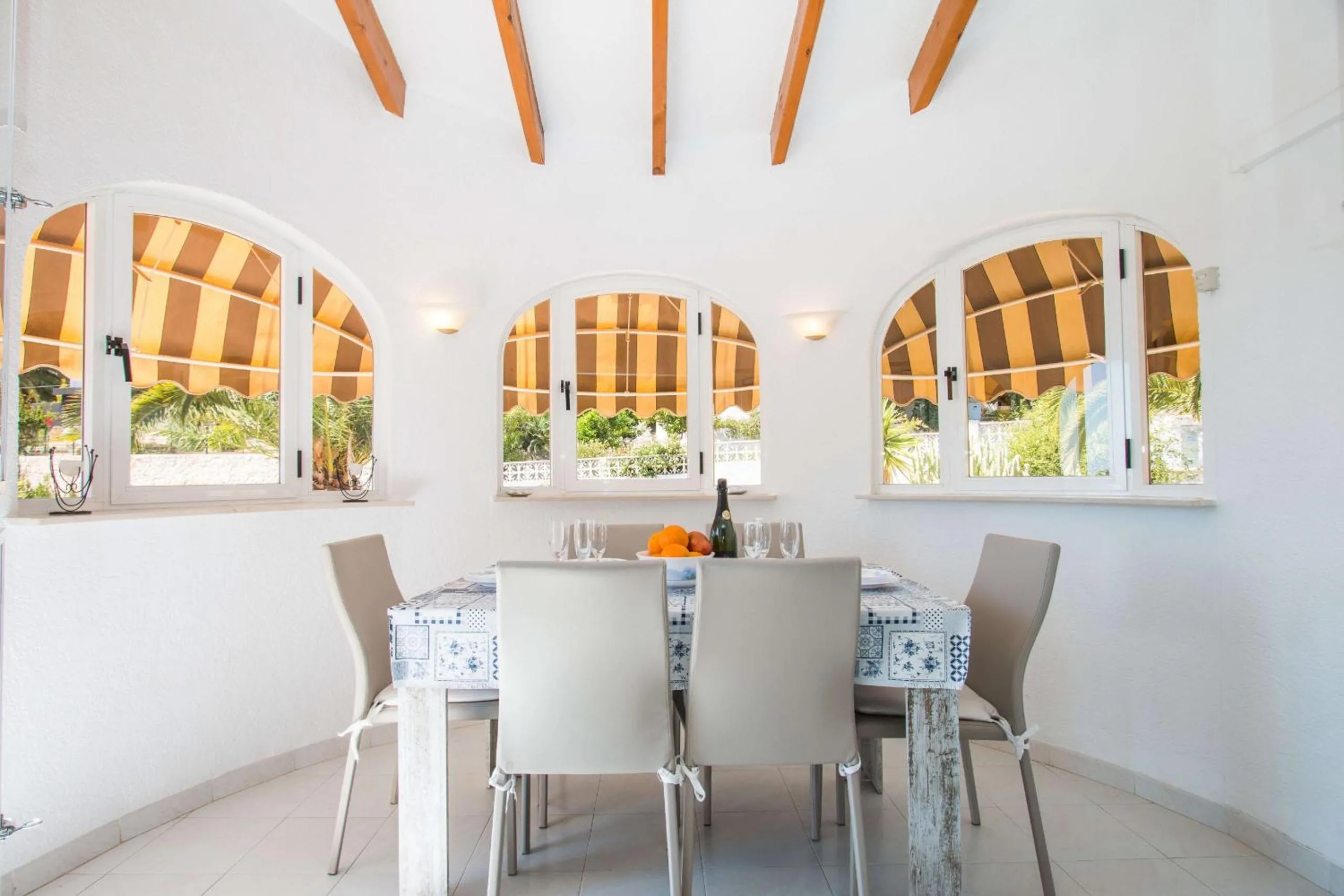 Dining area in Villa Erik - PlusHolidays
