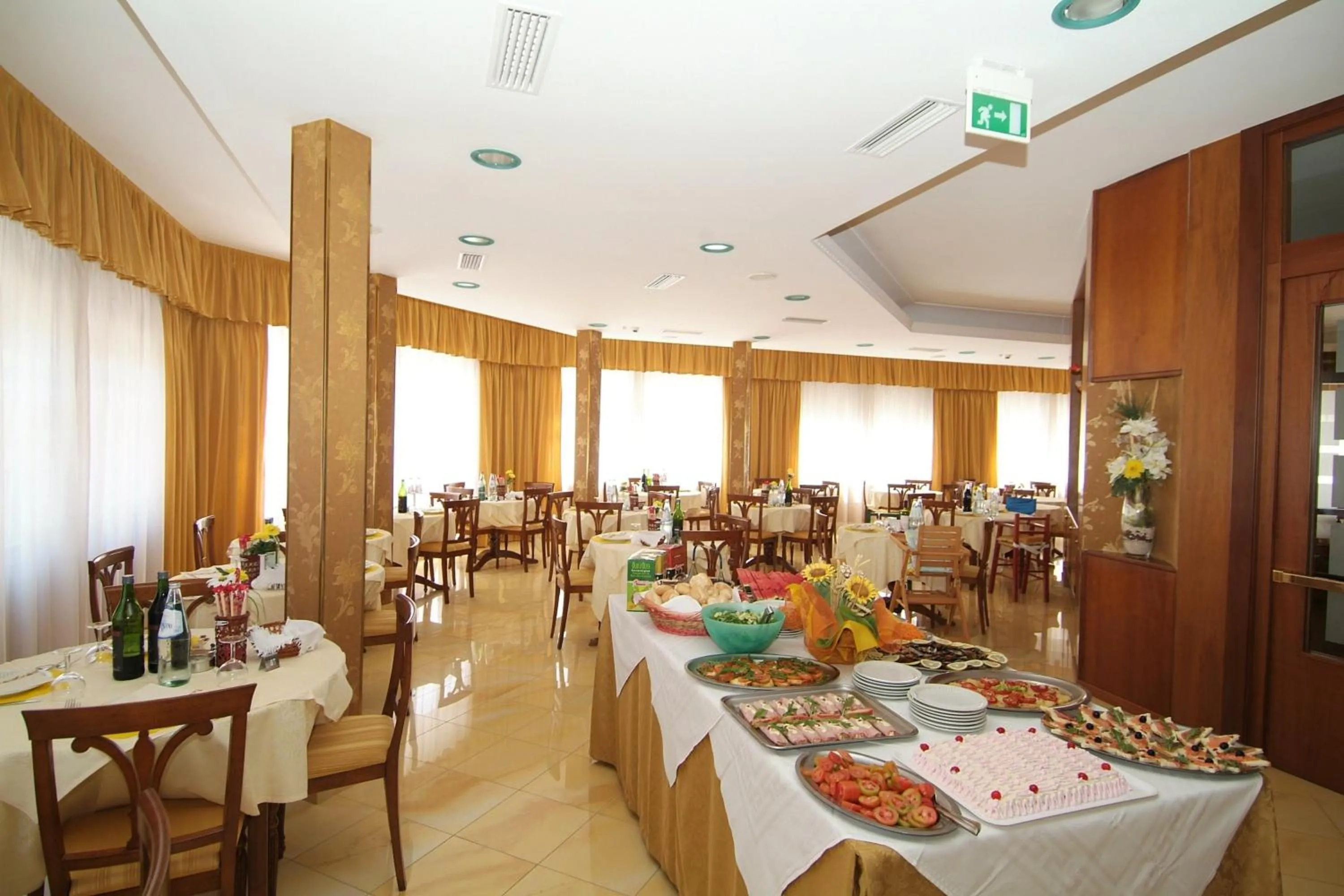 Restaurant/places to eat in Hotel Fabius