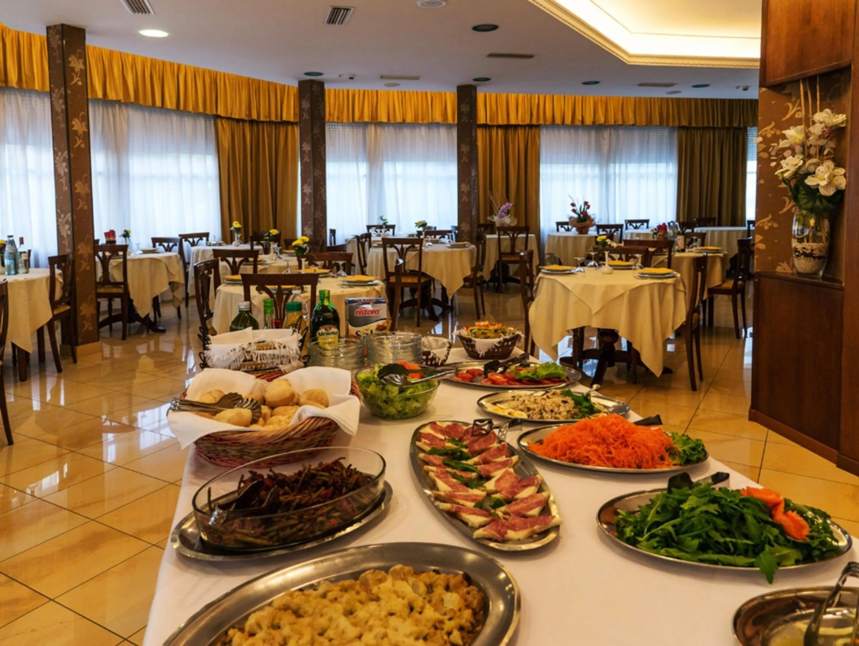 Restaurant/places to eat in Hotel Fabius