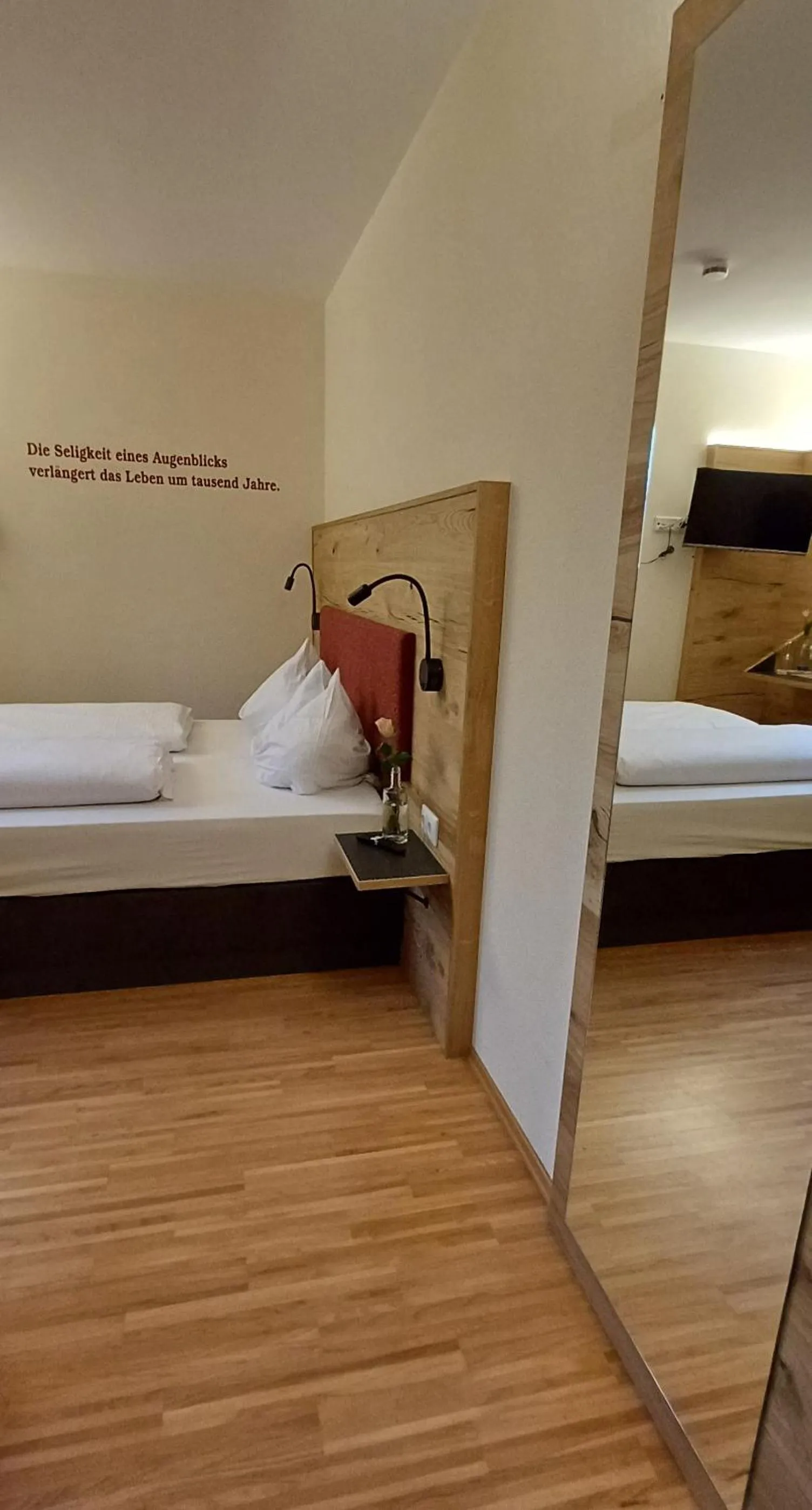 Bed in Gasthaus Murauer