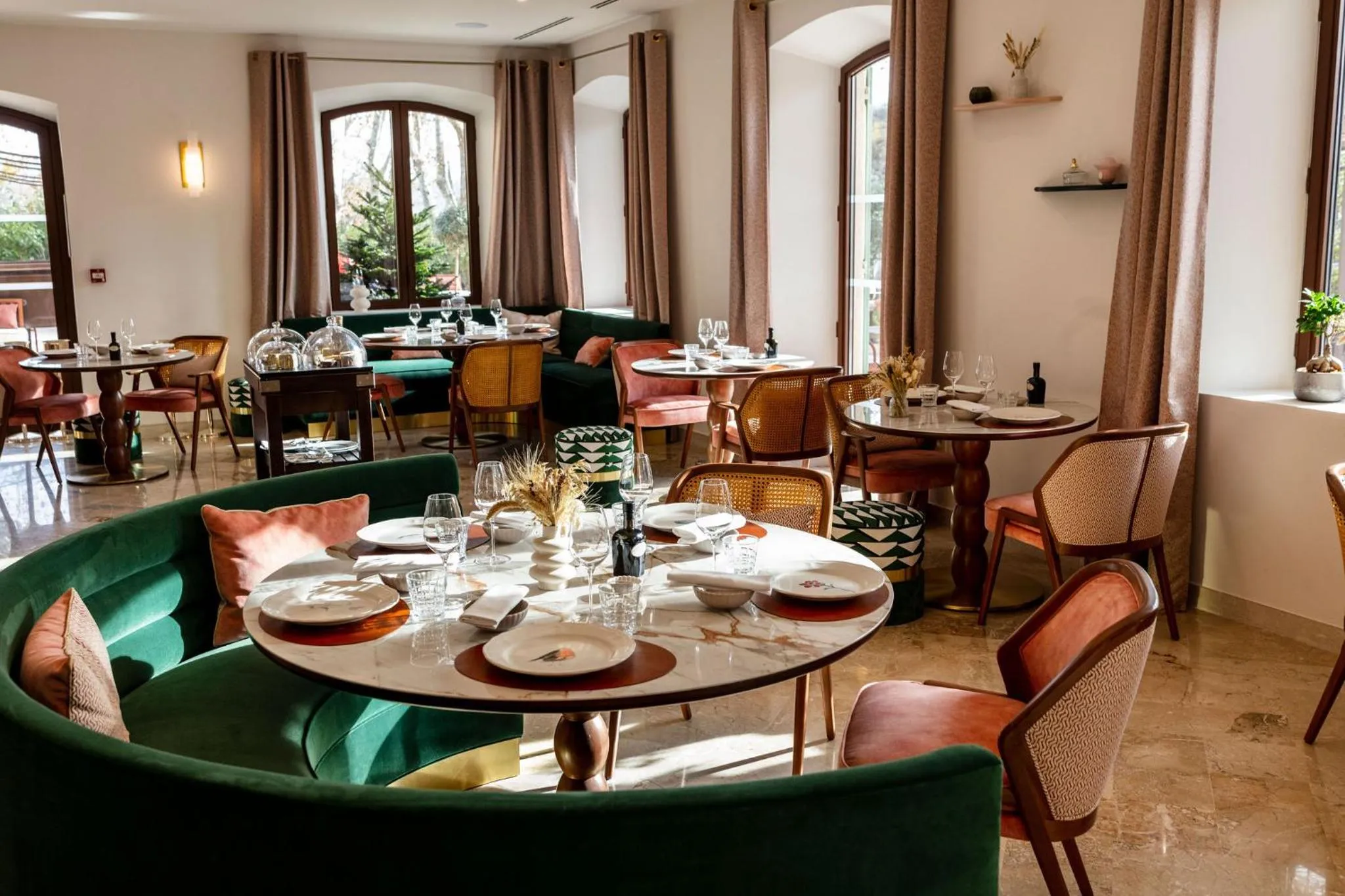 Restaurant/places to eat in Hôtel et Restaurant La Bastide Bourrelly - Mathias Dandine