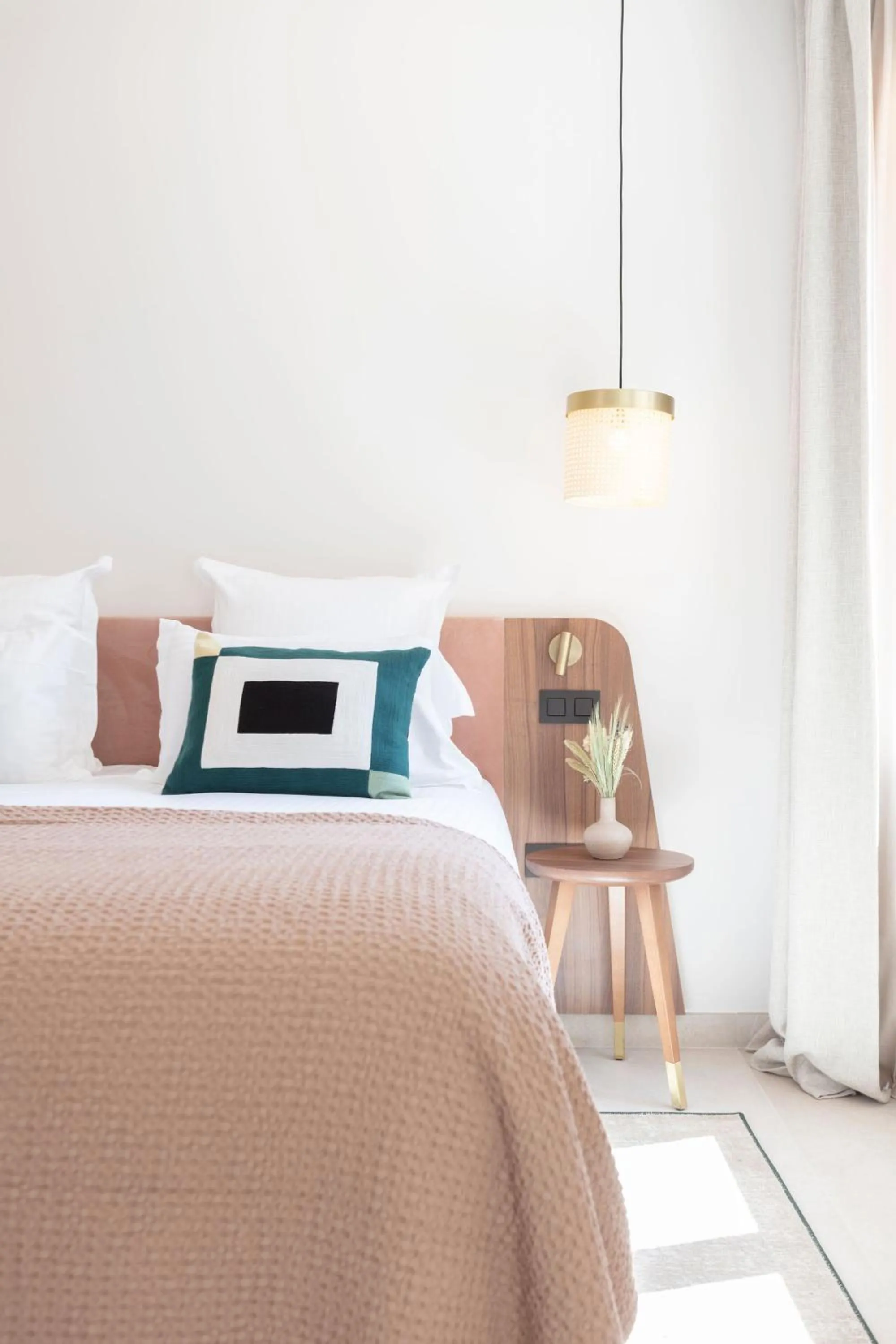 Bed in Hôtel et Restaurant La Bastide Bourrelly - Mathias Dandine