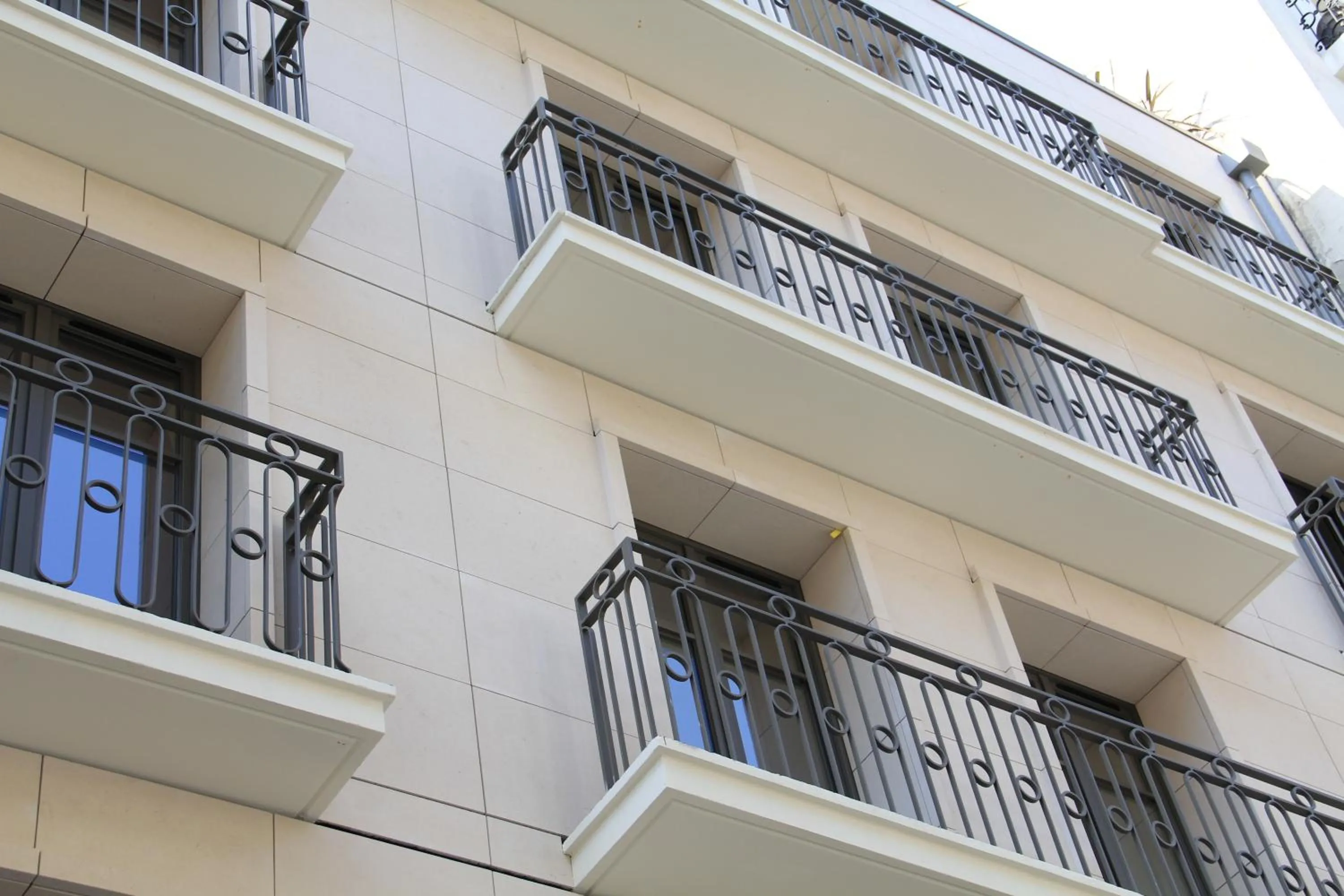 Property building in FINESTATE Coliving Champs-Elysées