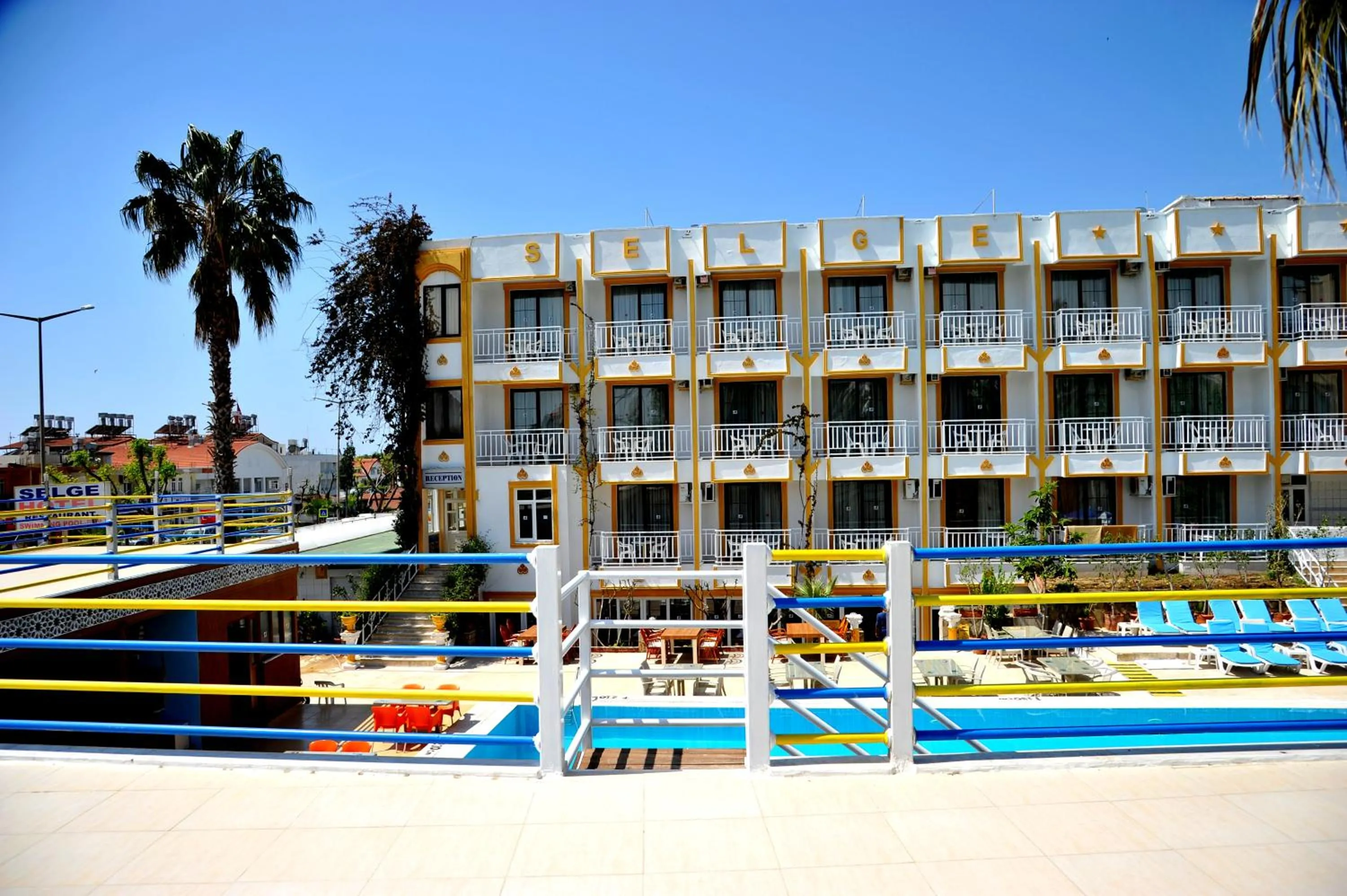 Facade/entrance in Selge Hotel Side