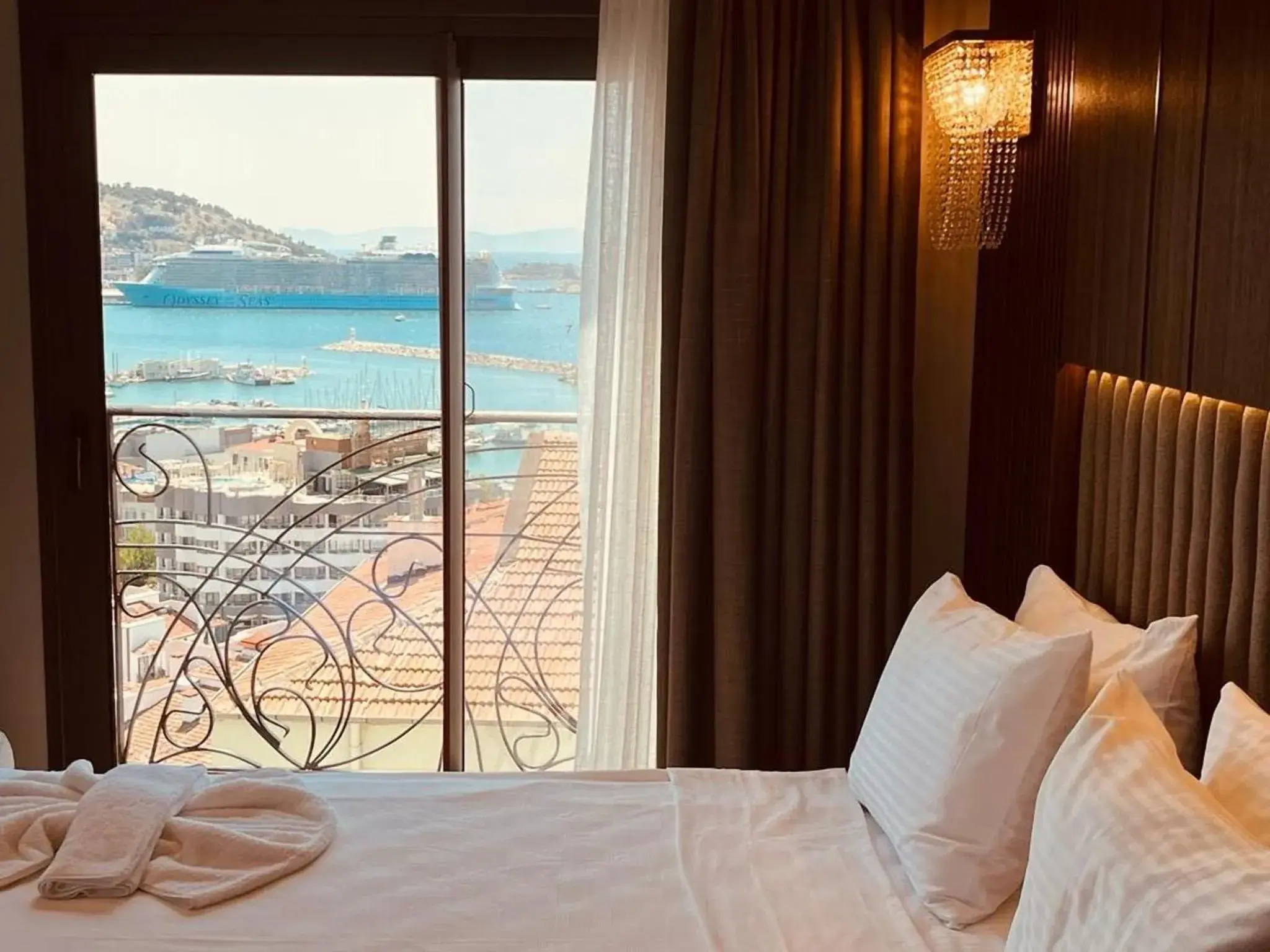 View (from property/room), Bed in Monalisa Hotels KUŞADASI View (from property/room), Bed in Monalisa Hotels KUŞADASI