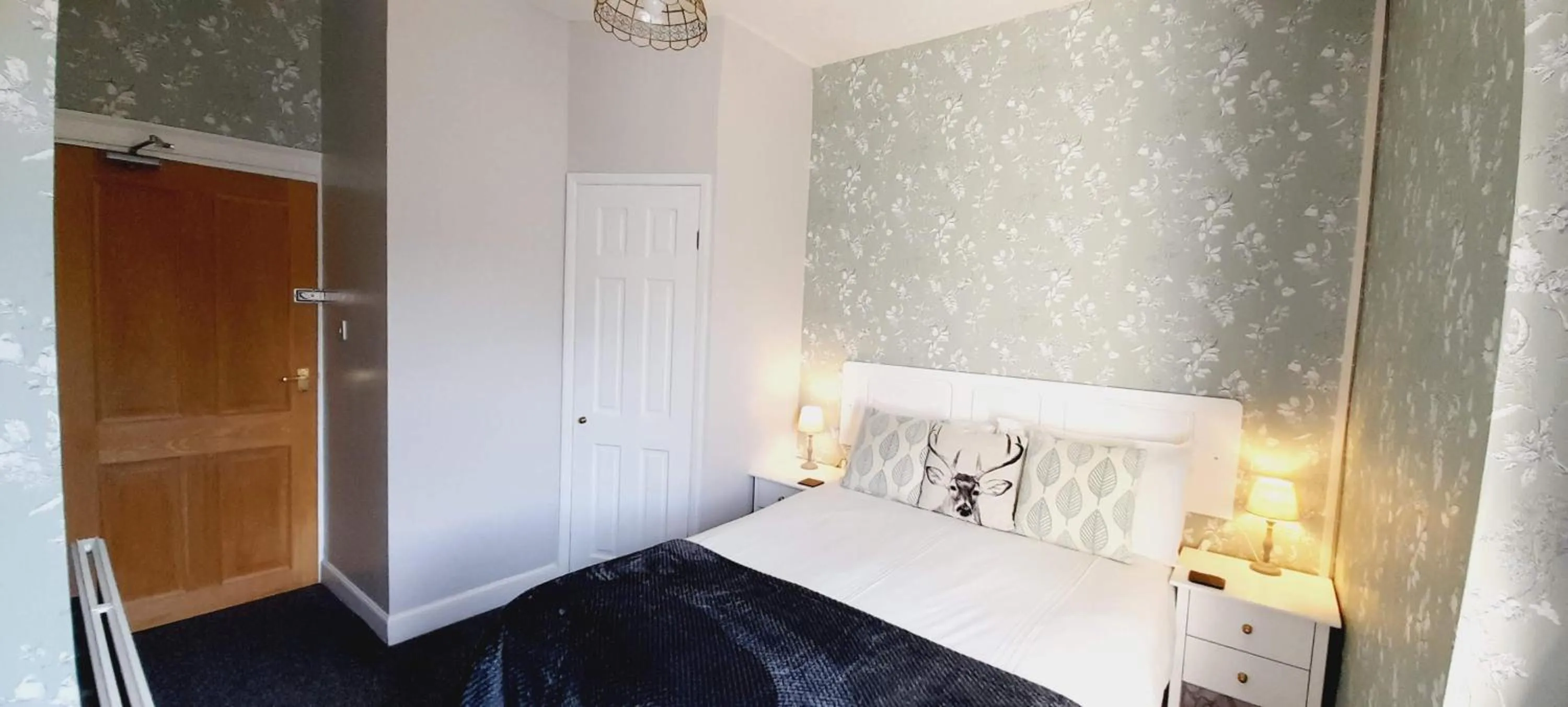 Bedroom, Bed in Saffron House