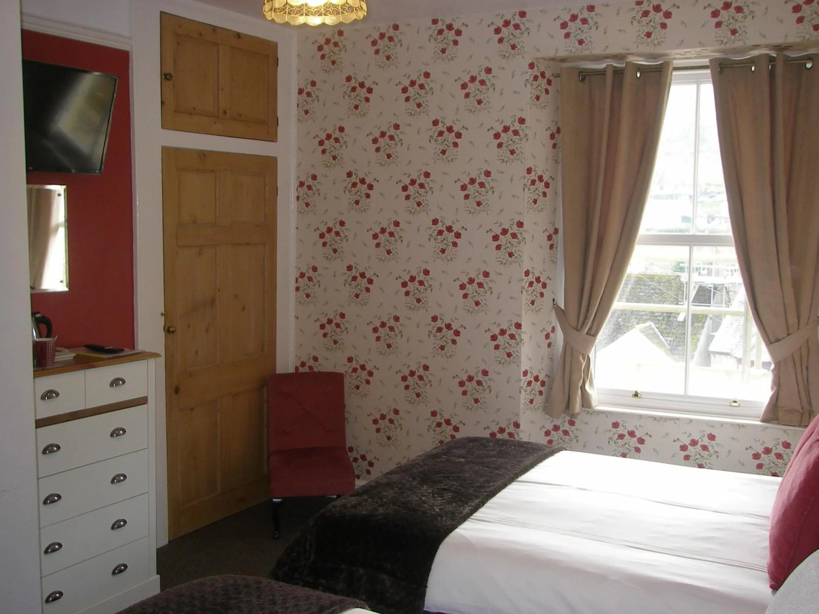 TV and multimedia, Bed in Saffron House