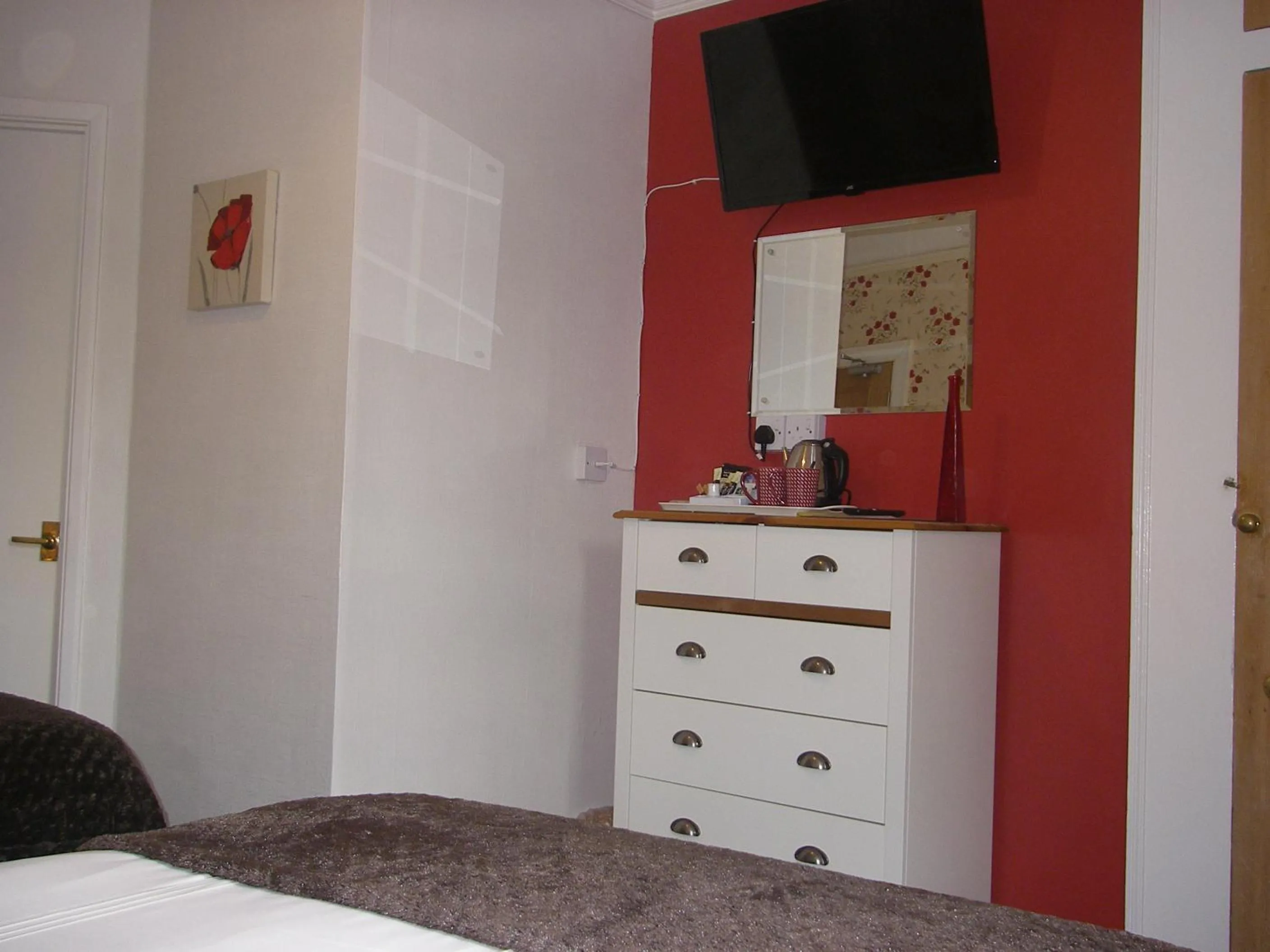 TV and multimedia, Bed in Saffron House