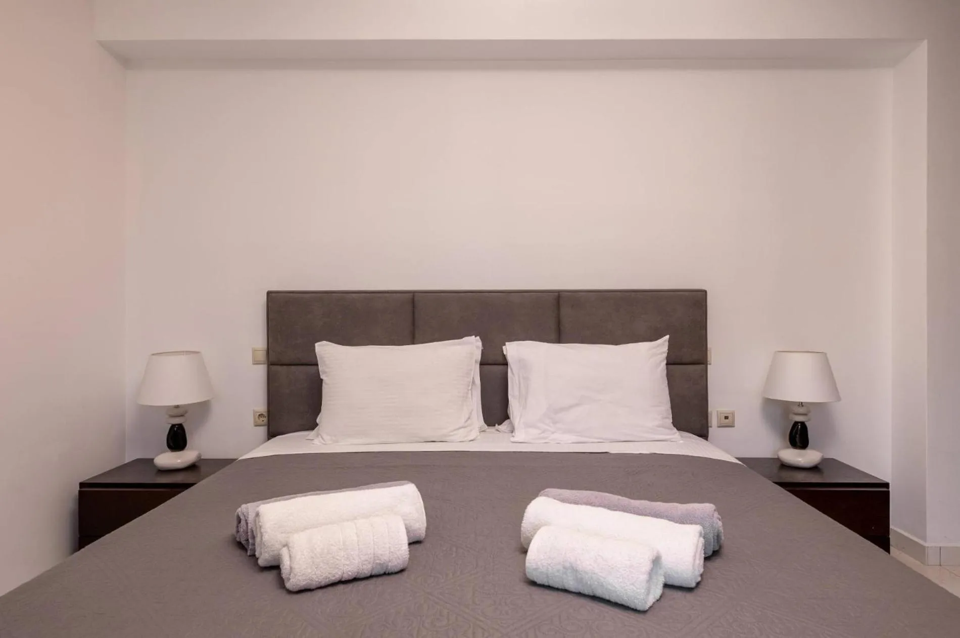 Floor plan, Bed in Leone Luxury Villas