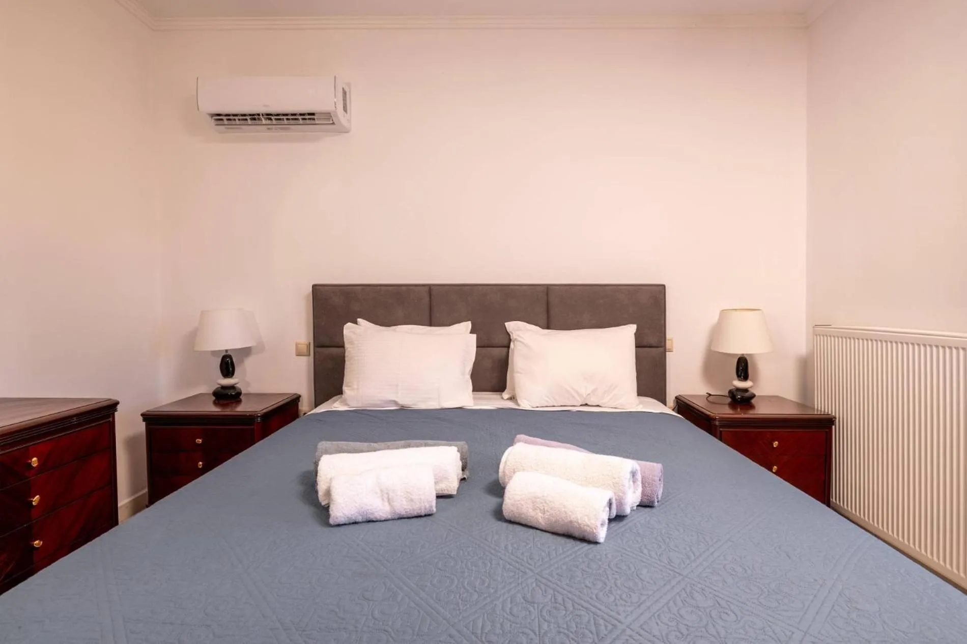 Bed in Leone Luxury Villas
