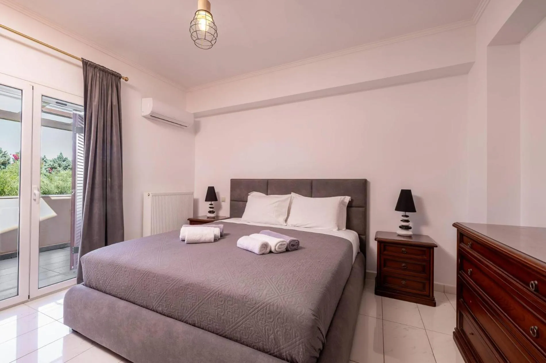 Floor plan, Bed in Leone Luxury Villas