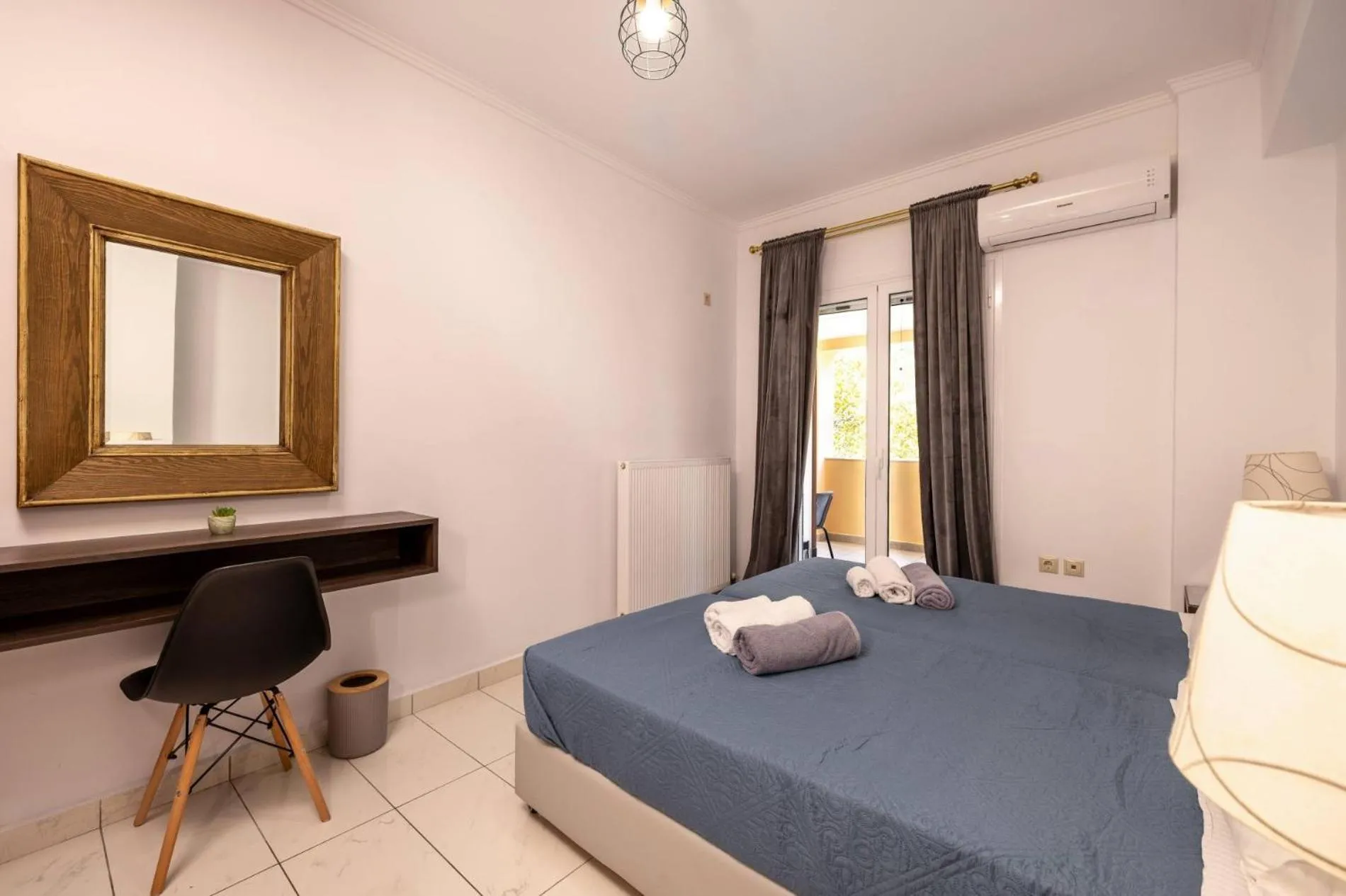 Bed in Leone Luxury Villas