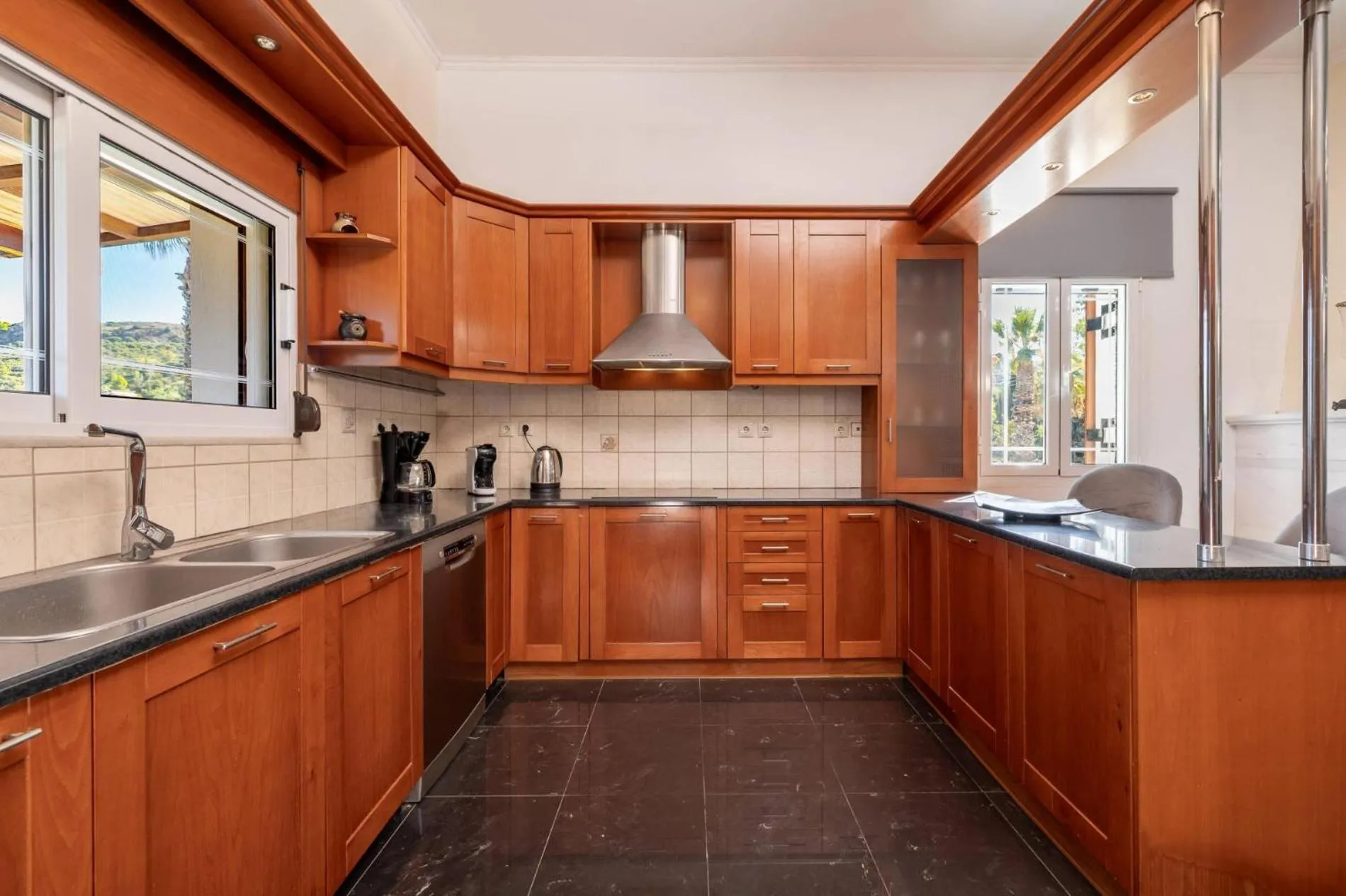 Coffee/tea facilities in Leone Luxury Villas