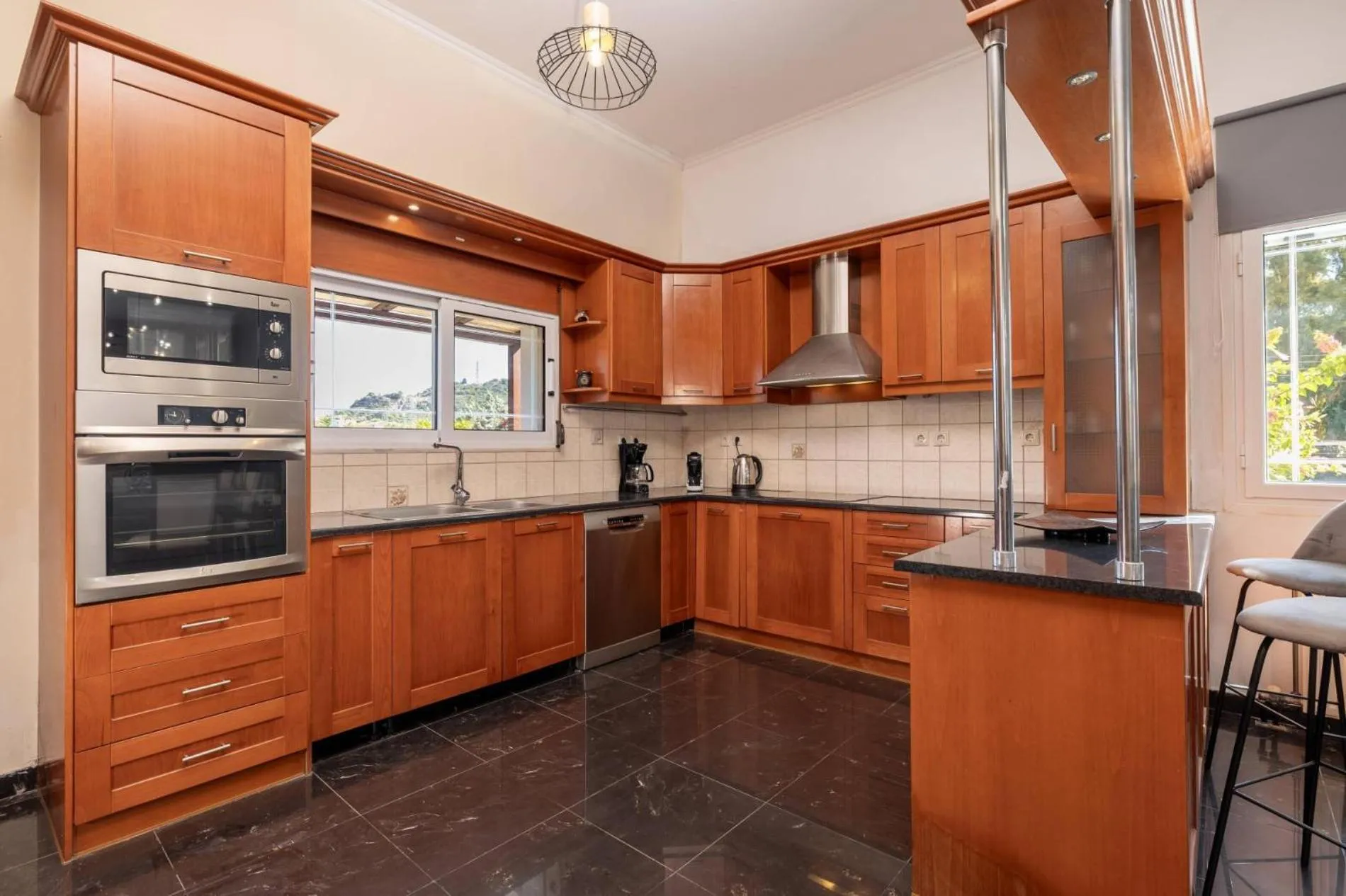 Coffee/tea facilities in Leone Luxury Villas