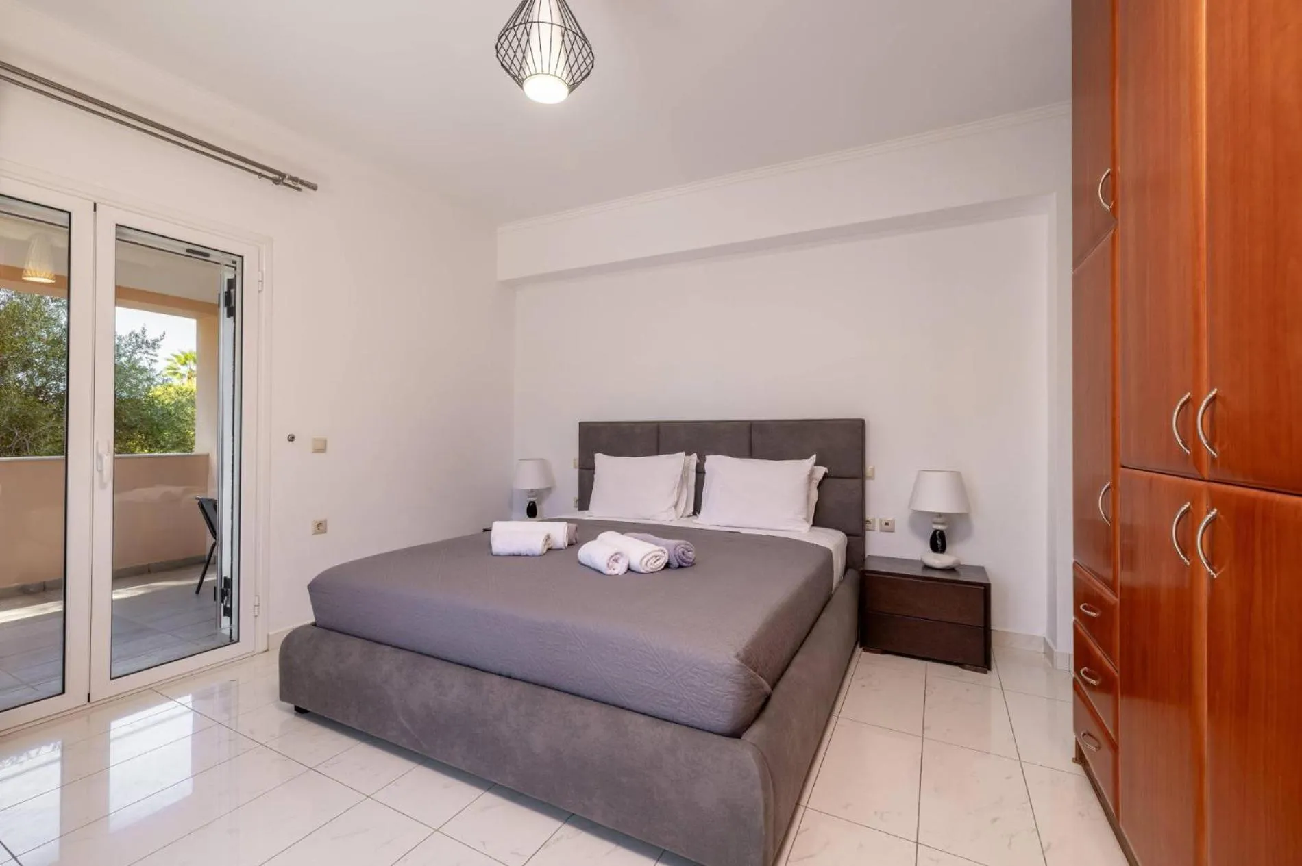 Floor plan, Bed in Leone Luxury Villas