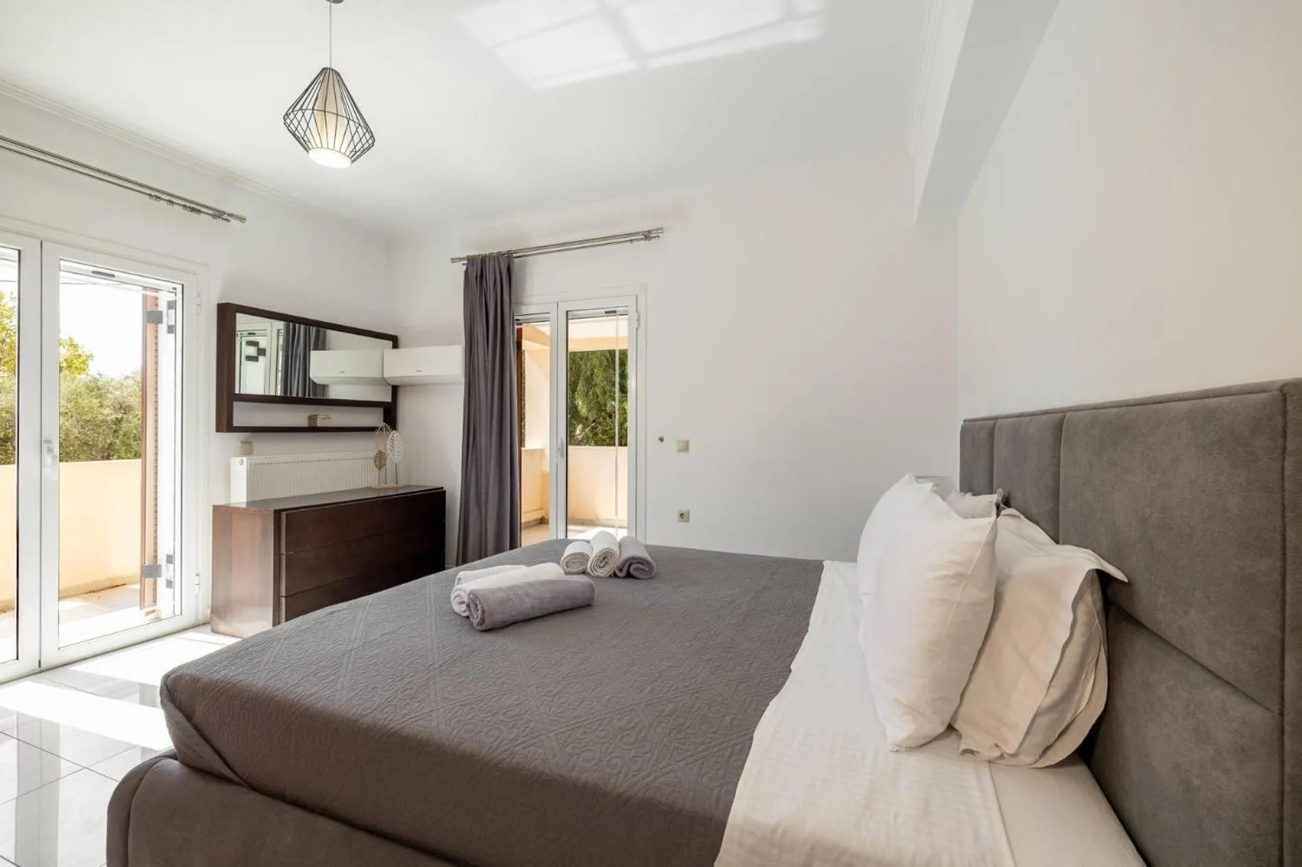 Floor plan, Bed in Leone Luxury Villas