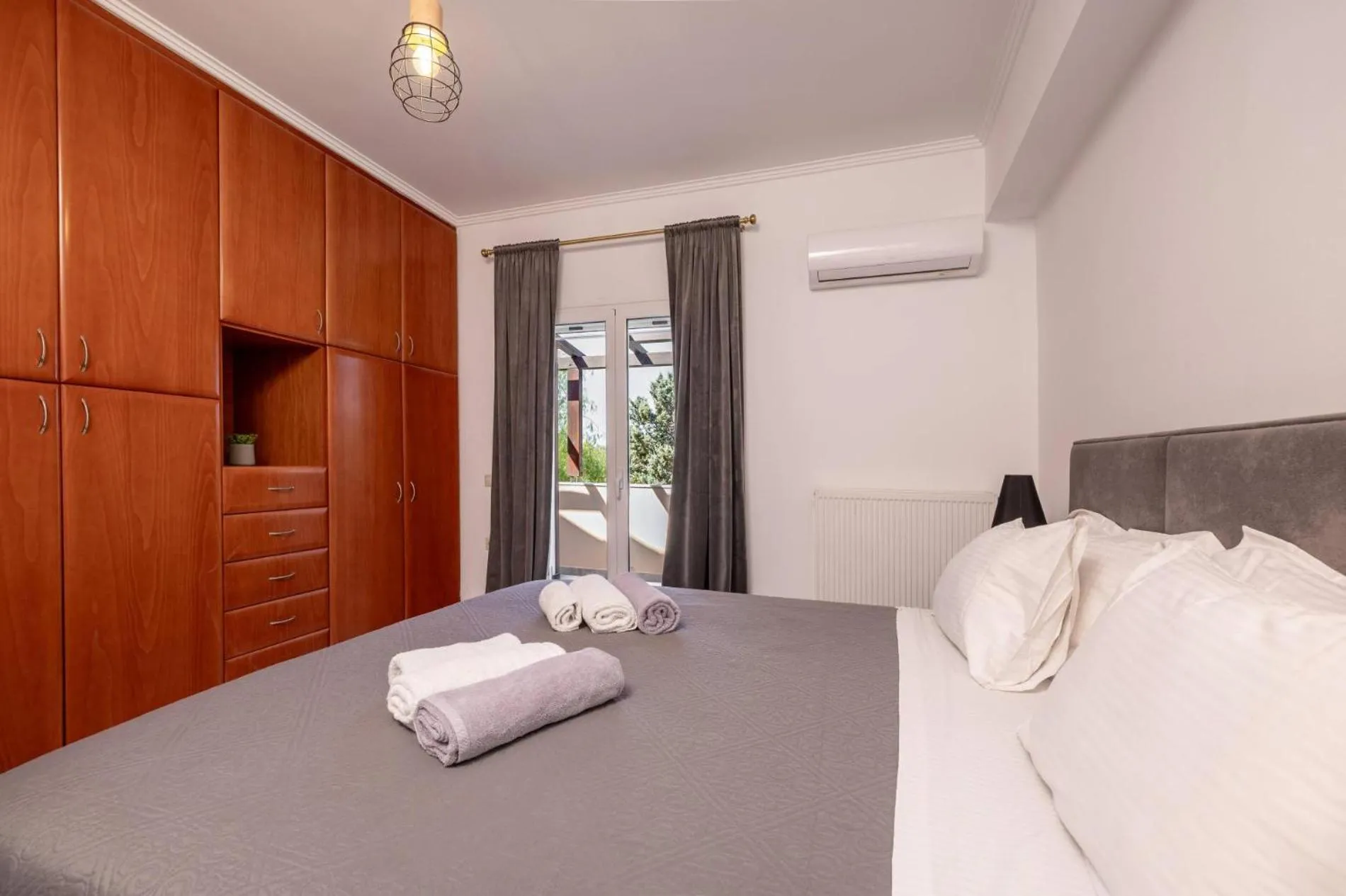 Floor plan, Bed in Leone Luxury Villas